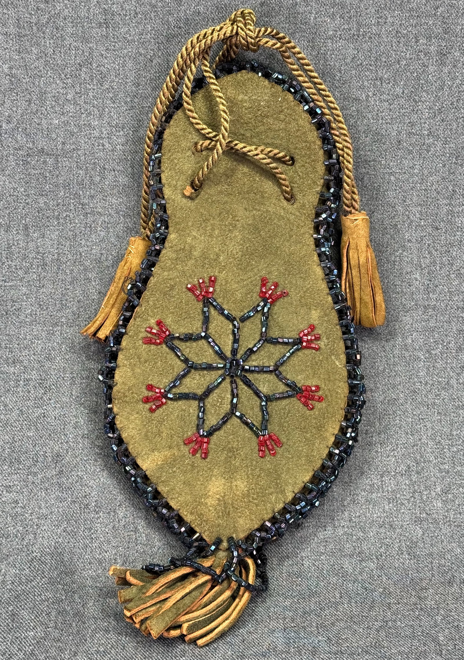 Early 20th Century Native American Beaded Hide Drawstring Pouch. *i (1 of 14)