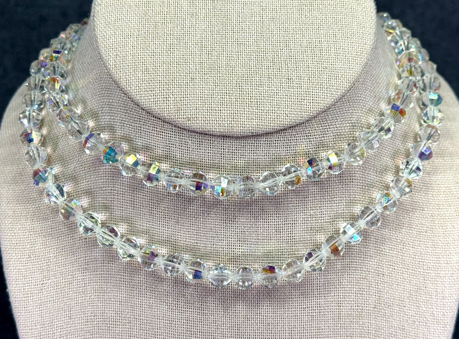 Vintage Mid-Century Aurora Borealis Crystals Necklace. Jeweled clasp. *i
