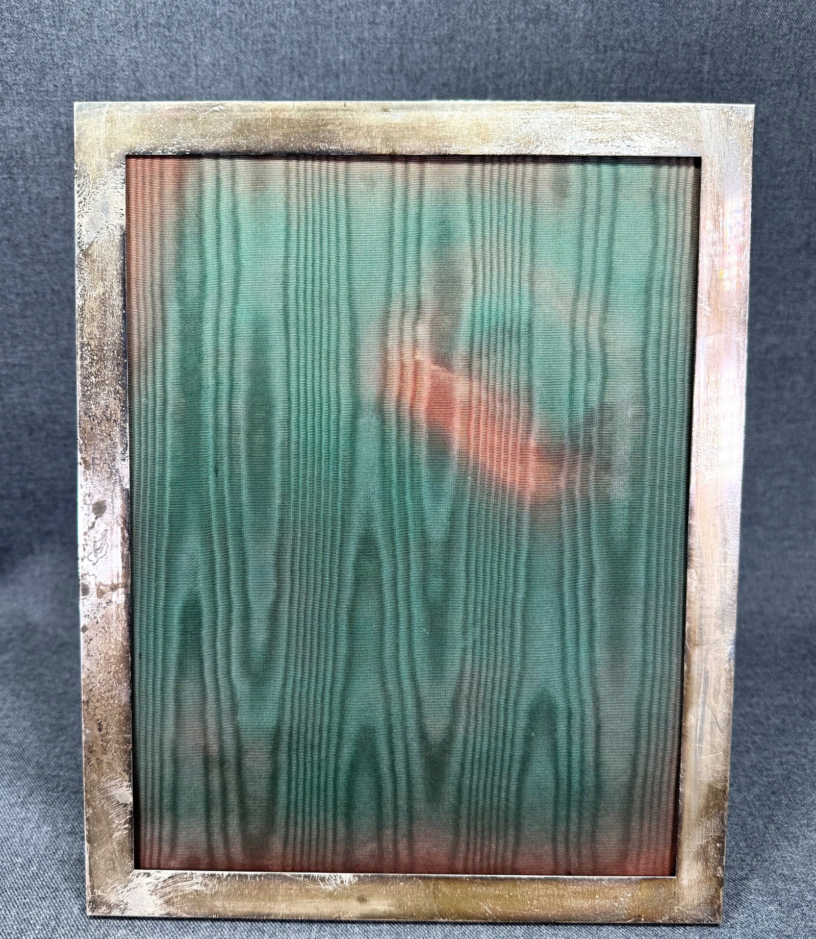 Vintage MCM Web Sterling Silver Picture Frame 8x10" 81.50 Grams solid sterling *i: Vintage MCM Web Sterling Silver Picture Frame. It measures 8x10 inches. The frame only weighs 81.50 Grams of solid sterling silver, not considering glass nor cardboard. Clear glass and cardboard lined
