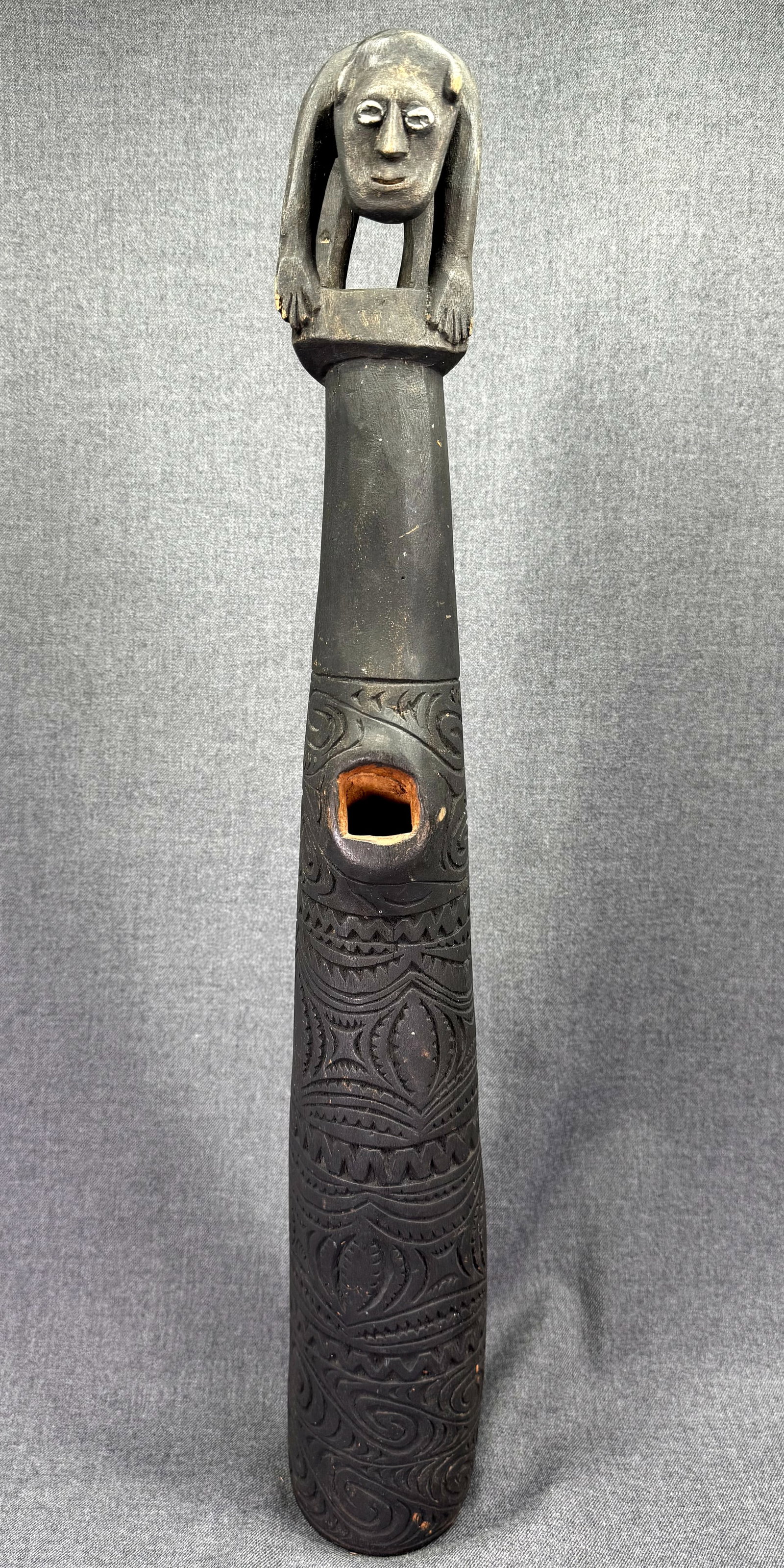 Papua New Guinea Iatmul, Middle Sepik, Kul Trumpet.: Papua New Guinea Iatmul, Middle Sepik, Kul Trumpet.Carved and decorated wood, nasa shells. For measures please refer to the pictures taken with a measuring tape. Weight:l Lb 5 Oz. IN HOUSE FLAT SHIPPI