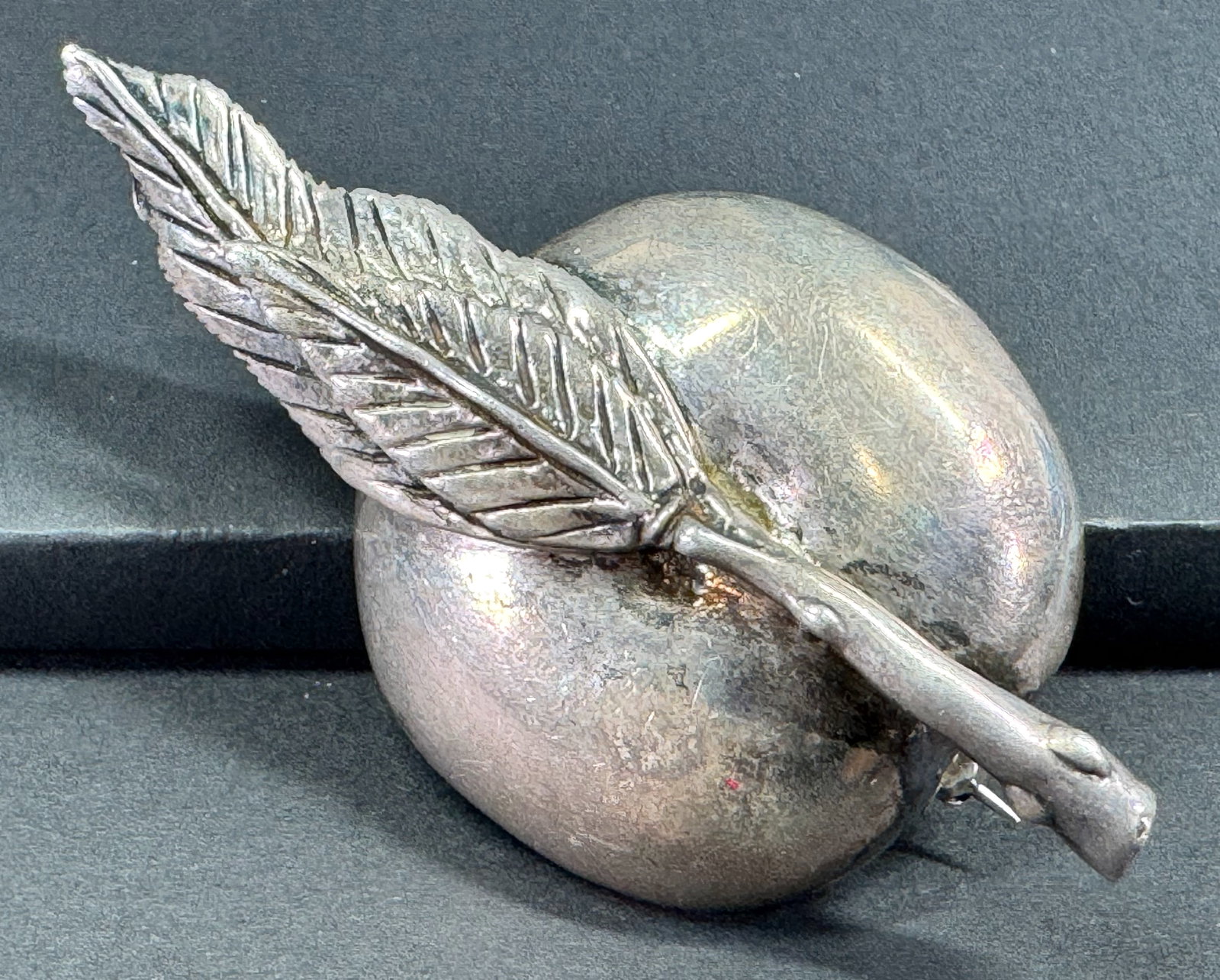 Vintage Signed Luna Southwestern Style sterling silver leaves pin brooch.