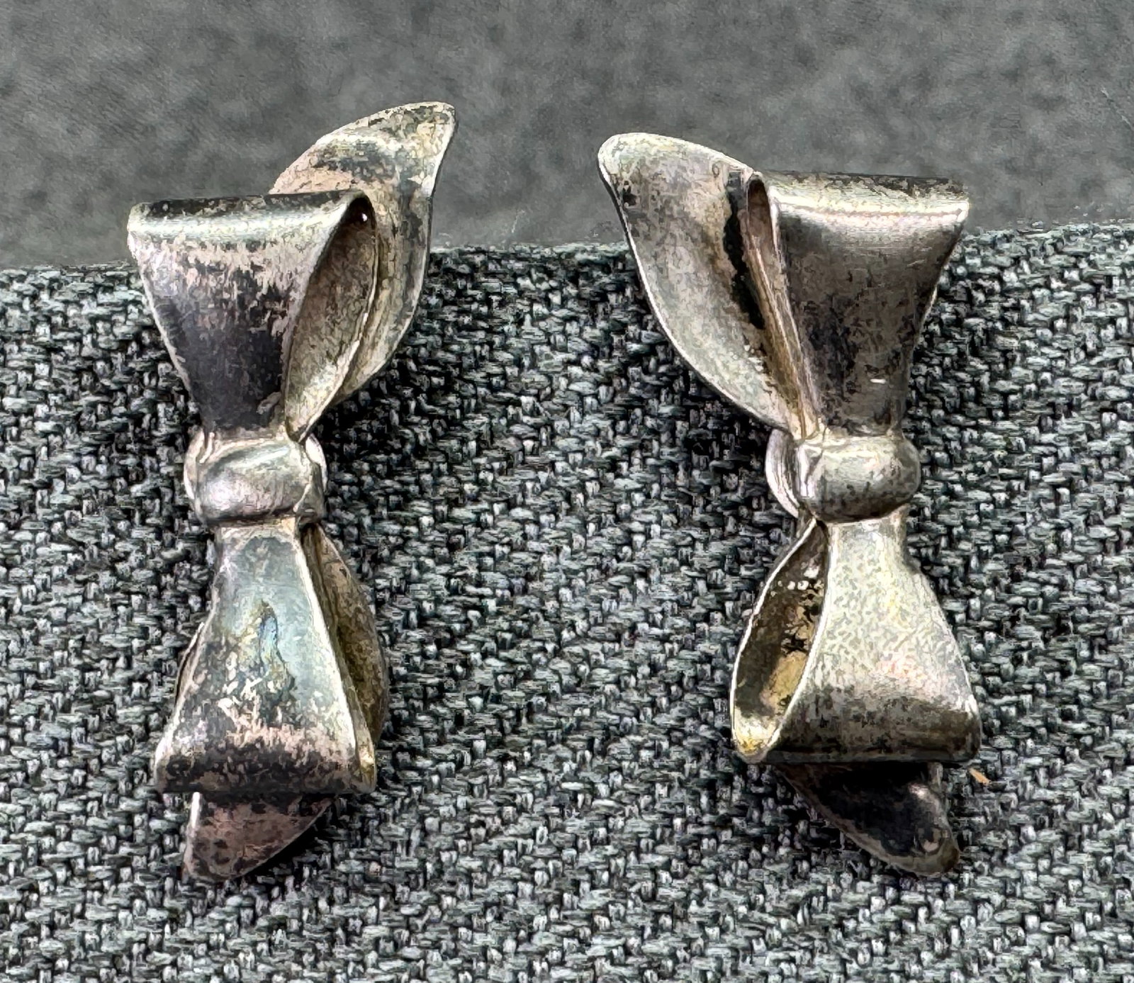 Vintage MCM Sterling Silver Bow Ribbon Screw Back Earrings . *i