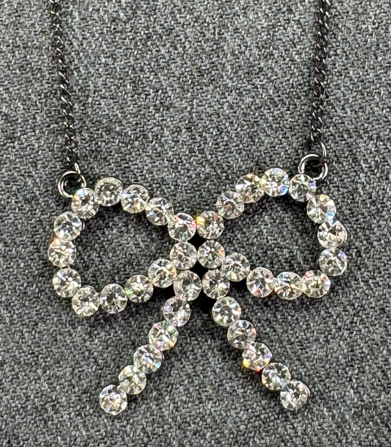 Clear Rhinestone Bow Necklace. Gunmetal. *e