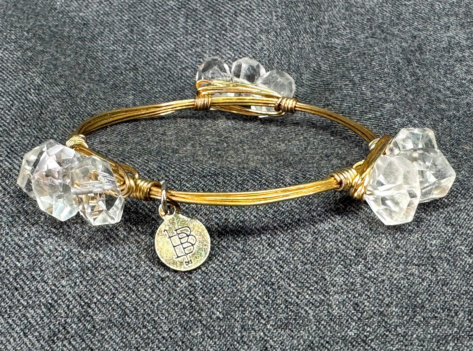 Bourbon and Boweties Bright Clear Beaded Wire Wrapped Bangle Bracelet. *i: Bourbon and Boweties Bright Clear Beaded Wire Wrapped Bangle Bracelet. BB Metal tag. For measures please refer to the pictures taken with a measuring tape. Weight: 24 Grams. IN HOUSE FLAT SHIPPING & H