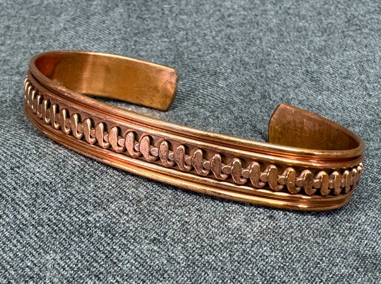Vintage decorated solid copper cuff bracelet. *K (1 of 10)