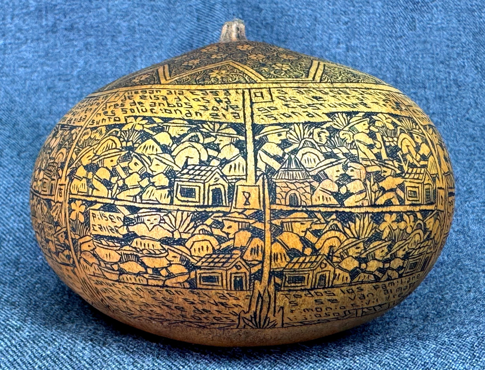 Vintage South American Peru “ Mate Burilado " Storyteller . Carved Gourd. *c (1 of 10)