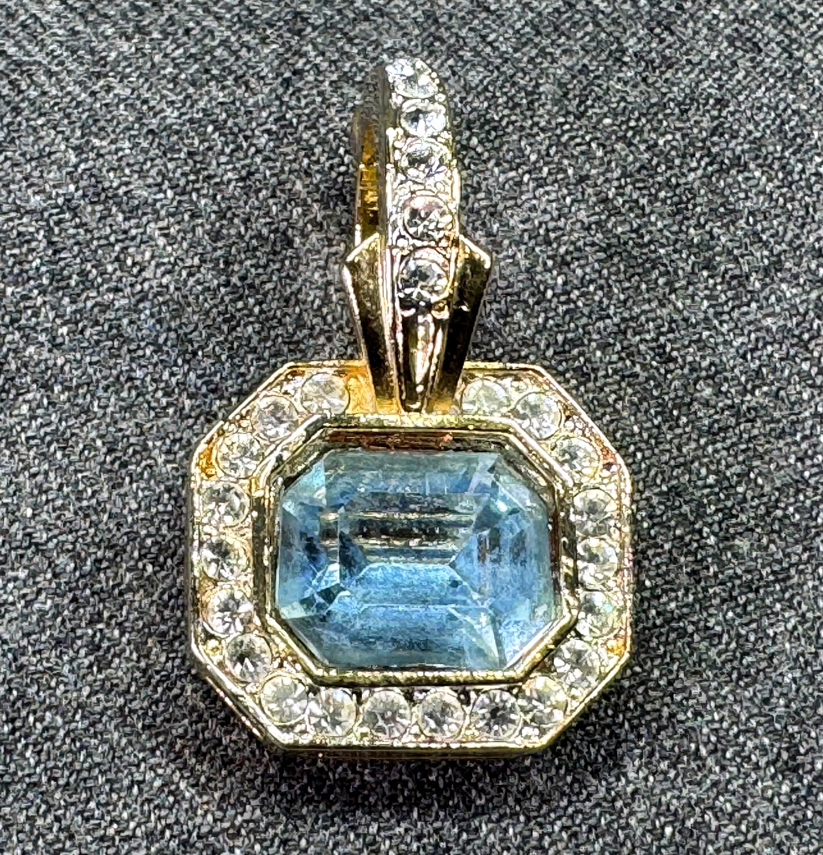 Vintage Paste Glass Rhinestone Halo Enhancer Pendant. Gold-tone. *K
