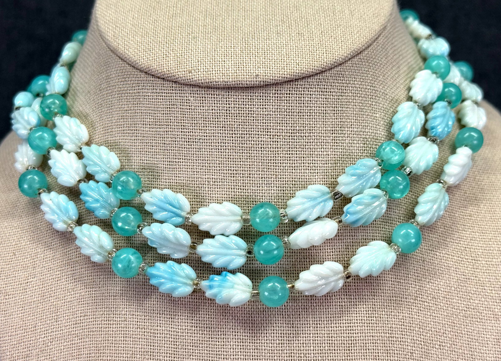 Vintage 1950s Thermoplastic Molded Leaf Bead Aqua Necklace . *i (1 of 5)