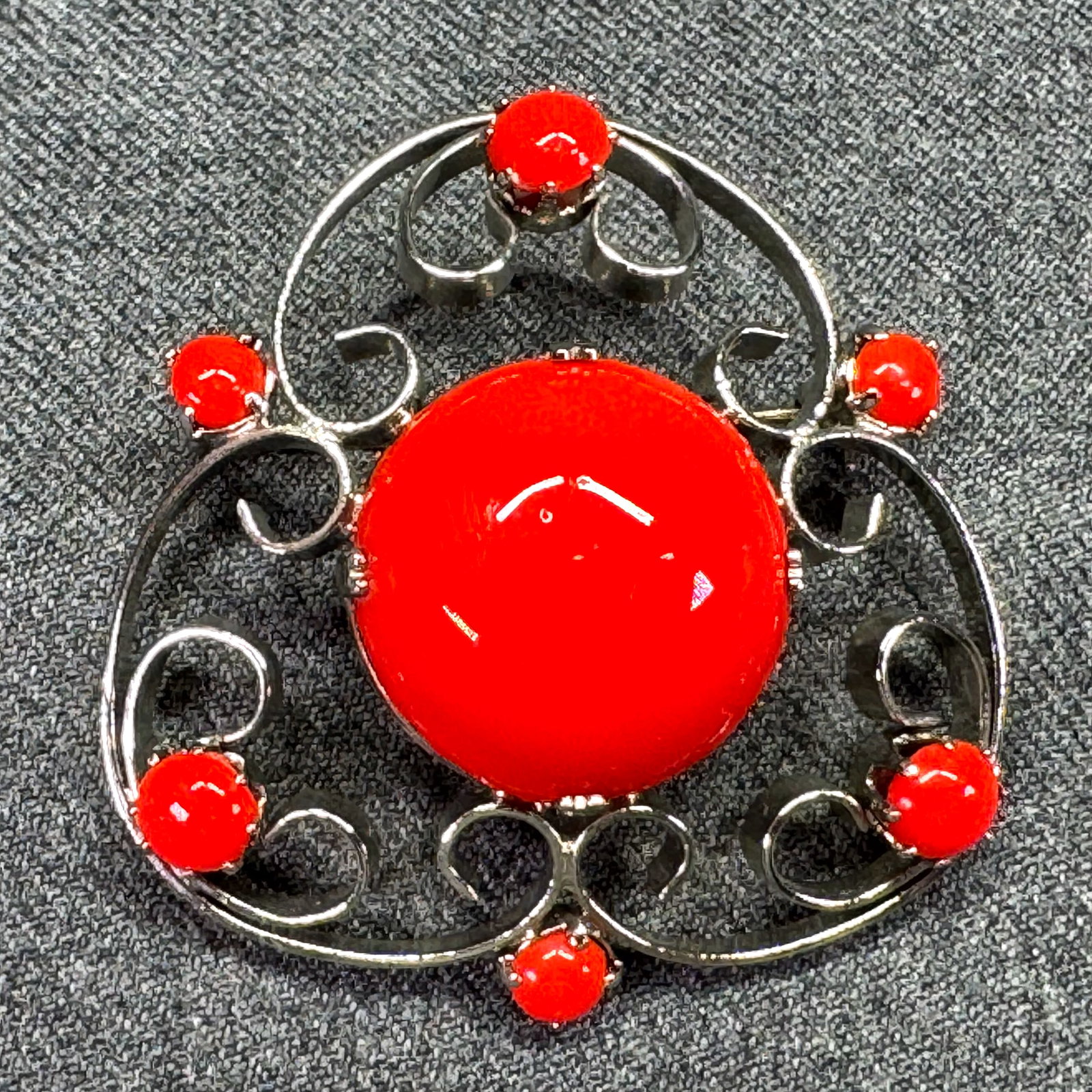 Vintage red glass cabs flower brooch pin. Silver-toned. *e (1 of 3)