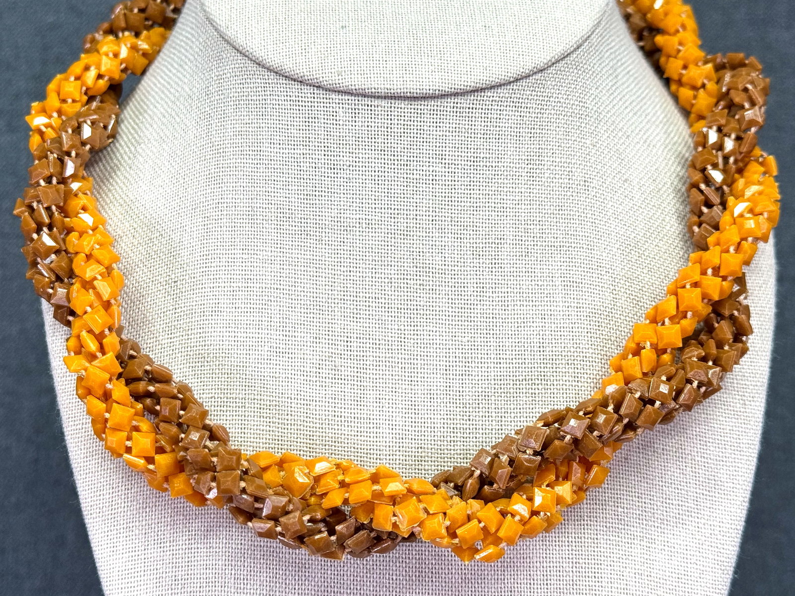 Vintage mustard & brown thermoplastic faceted square beads twisted rope necklace u