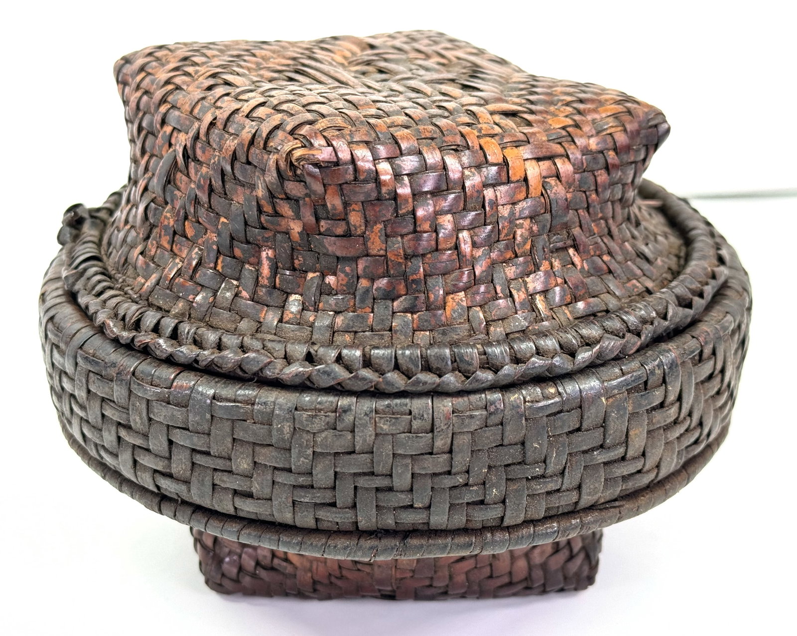 African Kuba DRC Lidded Basket. Woven vegetal fibers.