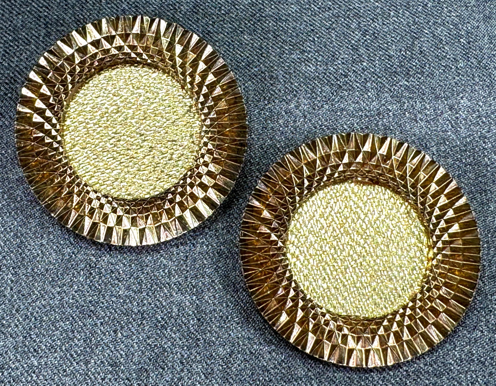 Vintage golden fabric with a faceted plastic rim frame shoe clips: IN HOUSE FLAT SHIPPING & HANDLING COST WITHIN ALL THE U.S. : $7 To bypass LiveShipping, and use our In-House shipping service for $7 or shipping combined for multiple lots, please select “Arrang