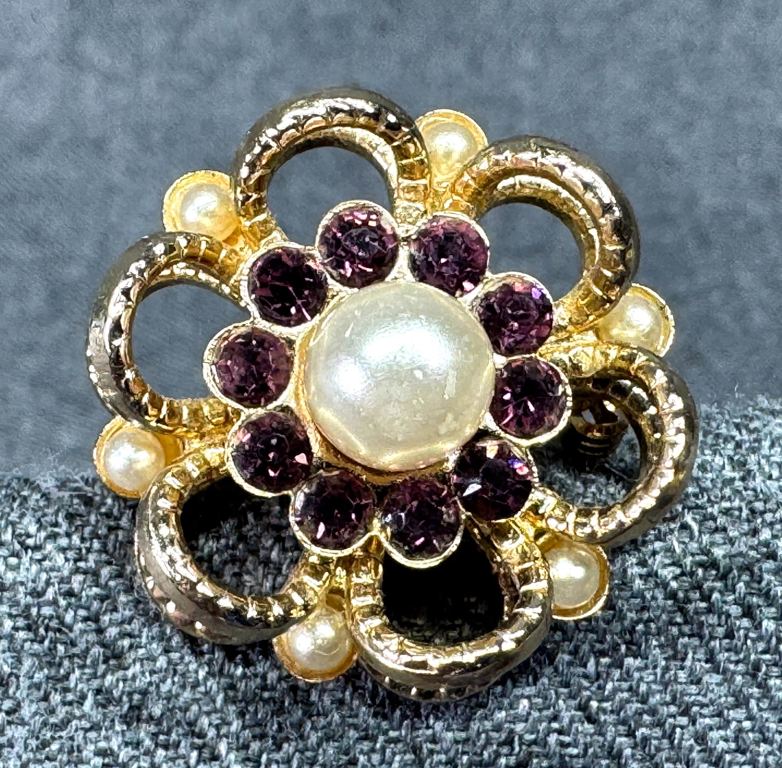 Vintage pearly beads purple crystals gold-toned flower brooch pin *a (1 of 4)