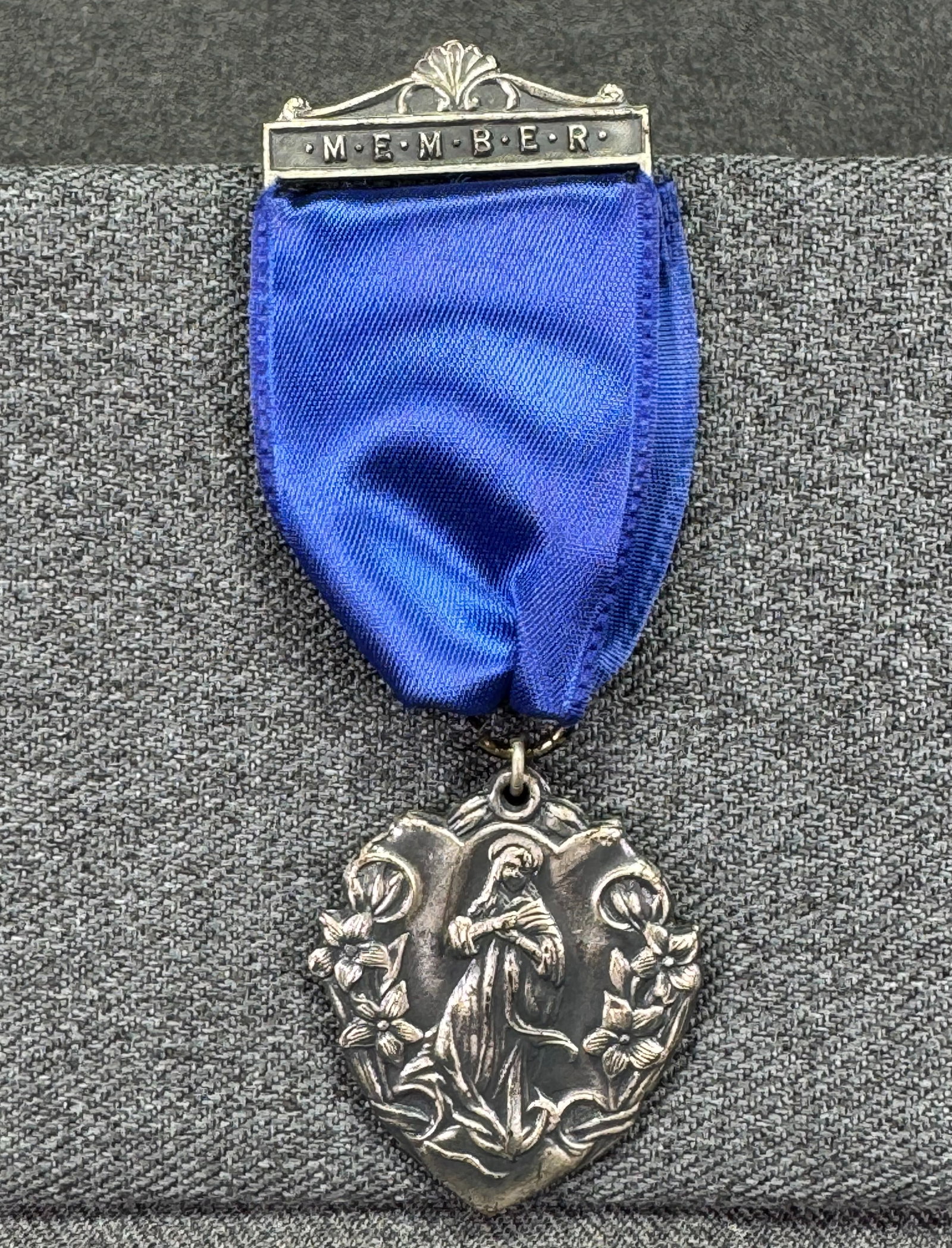 Vintage Sodalis Mariae Religious Member Medal Ribbon Pin. *K