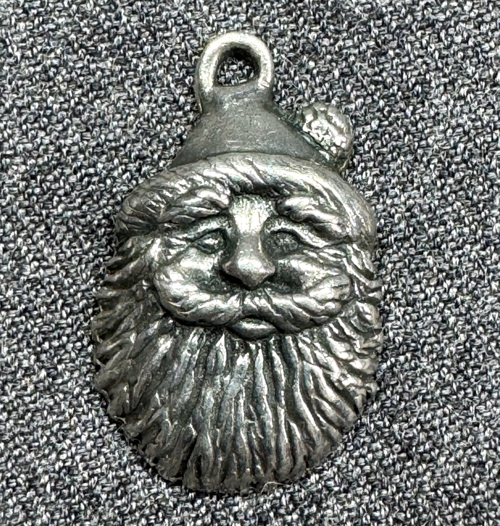 Vintage 1991 Danforth Pewter Santa Charm Pendant. Maiden Vermont. *K (1 of 4)