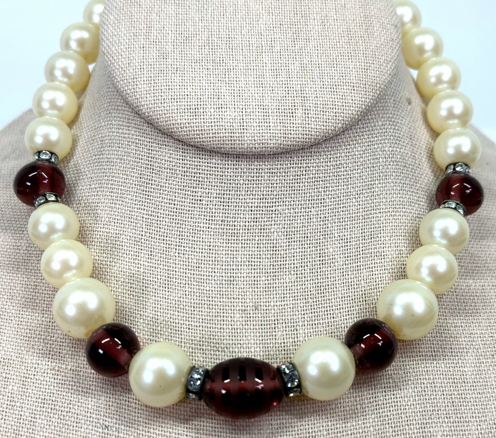 Vintage 80s faux pearl rhinestones & glass beaded collar necklace: IN HOUSE FLAT SHIPPING & HANDLING COST WITHIN ALL THE U.S. : $7 To bypass LiveShipping, and use our In-House shipping service for $7 or shipping combined for multiple lots, please select “Arrang