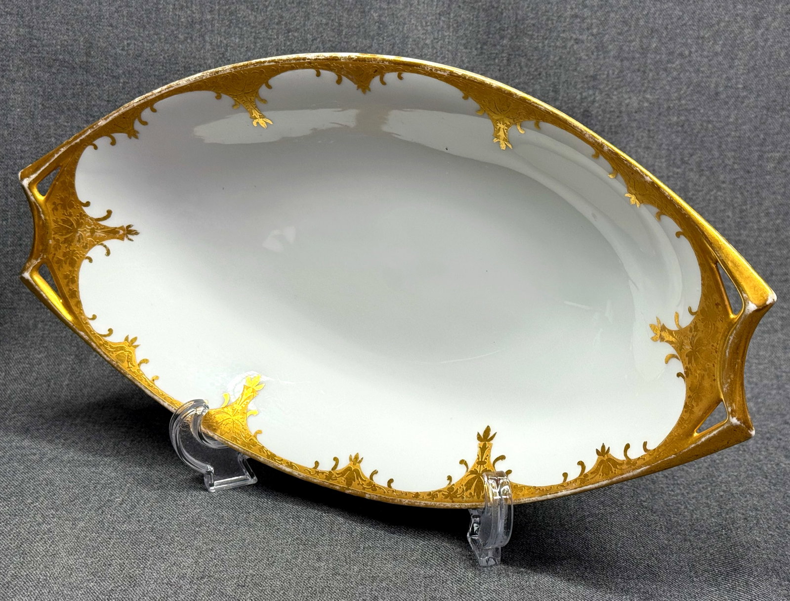 Antique Hutschenreuther Bavaria Gold Encrusted Porcelain Handled Serving Bowl .*K (1 of 7)