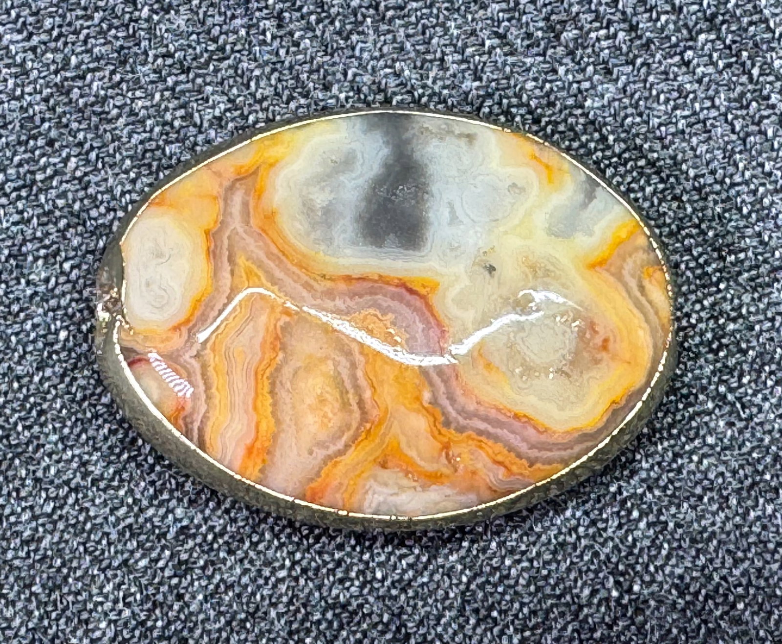 Gold-tone Bezel-Set Polish Crazy Lace Agate Faceted Bead. Unused.: Gold-tone Bezel-Set Polish Crazy Lace Agate Faceted Bead. Unused. Unused For measures please refer to the pictures taken with a measuring tape. Weight: 5 Grams IN HOUSE FLAT SHIPPING & HANDLING COST W