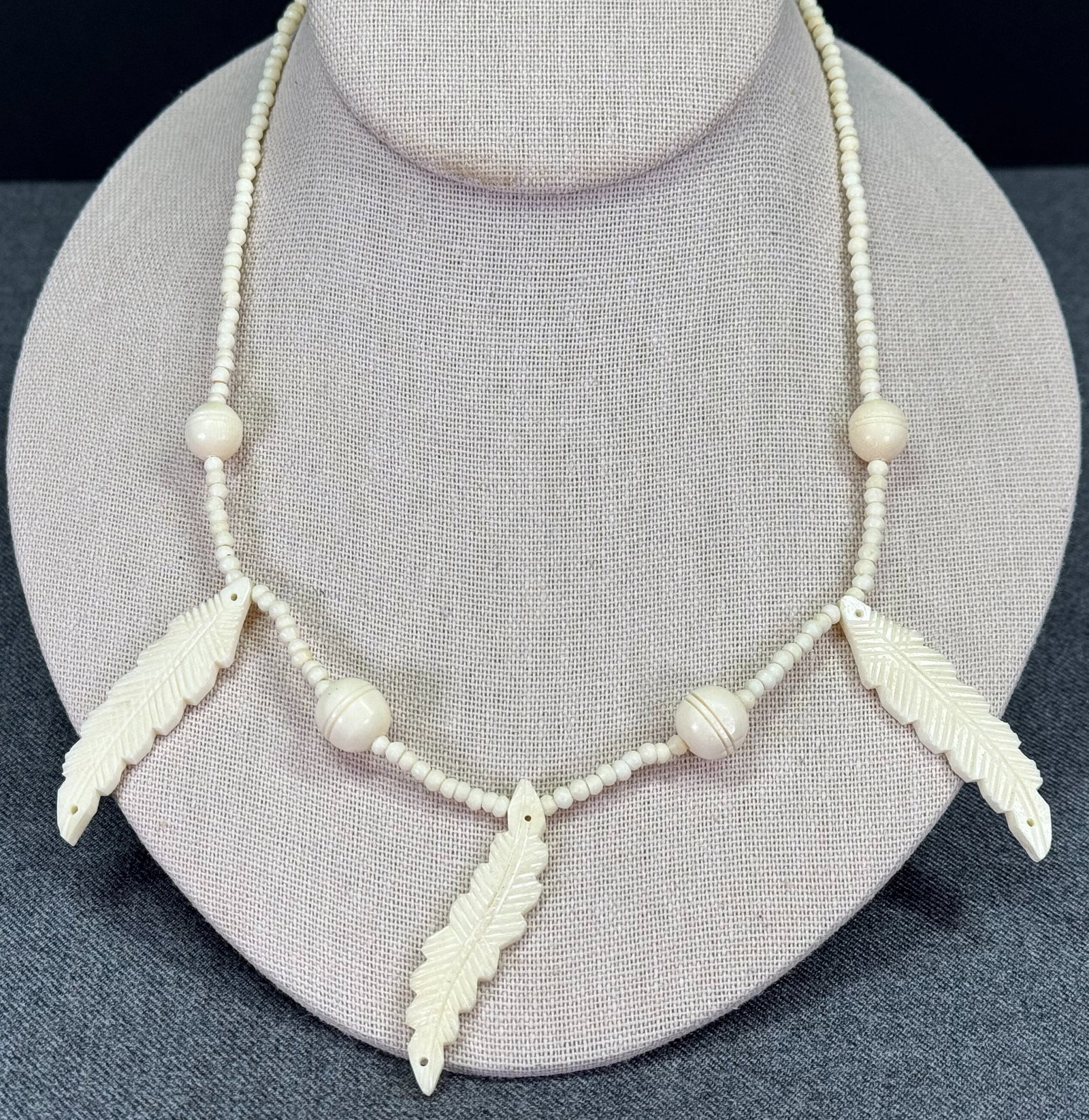Vintage carved leaves dangles beaded bone collar necklace: IN HOUSE FLAT SHIPPING & HANDLING COST WITHIN ALL THE U.S. : $7 To bypass LiveShipping, and use our In-House shipping service for $7 or shipping combined for multiple lots, please select “Arrang