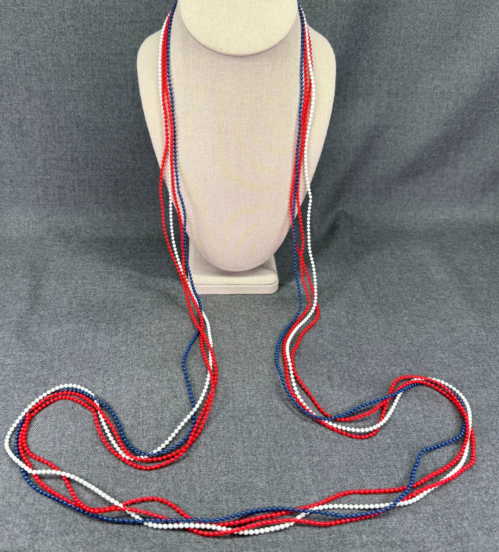 Vintage flapper style thermoplastic beads patriotic necklace. #a (1 of 5)