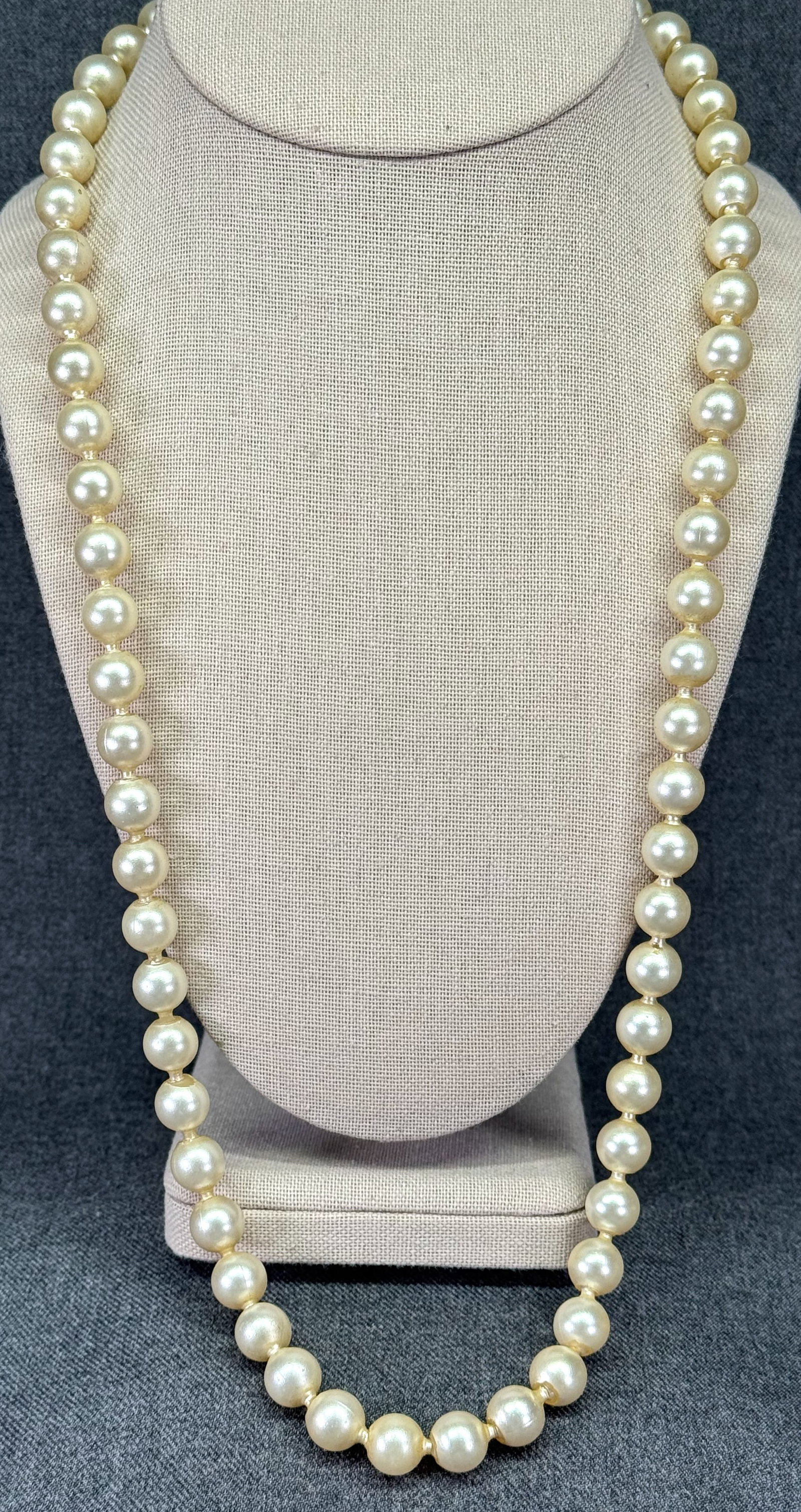Vintage pop it pearly beads necklace. #a