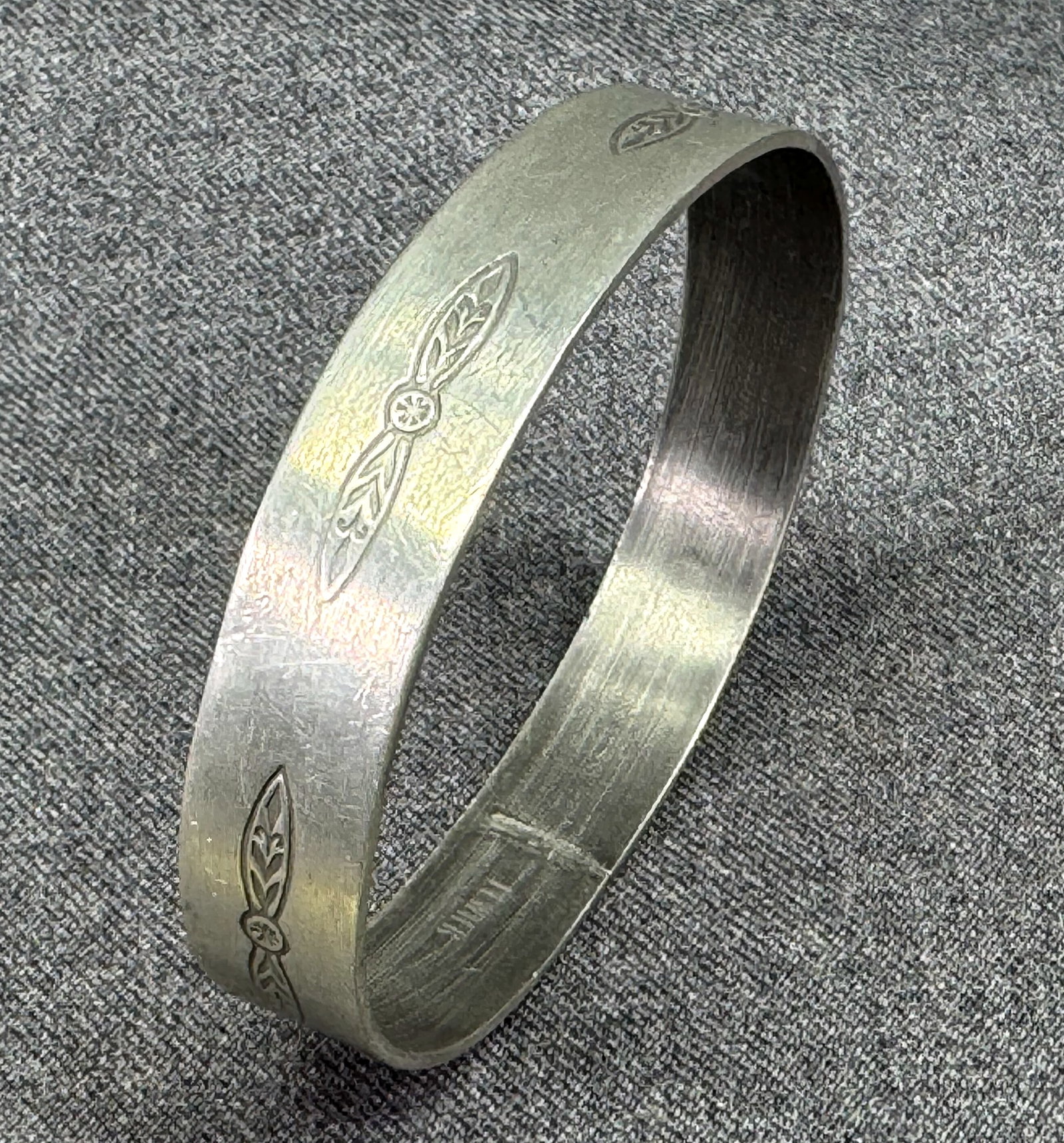 Vintage Celtic flower pewter oval bracelet bangle #a