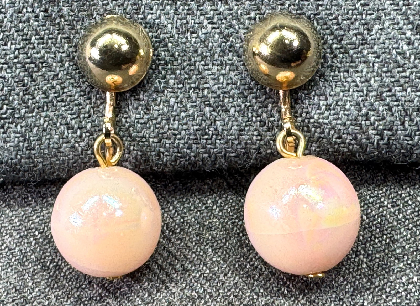 Vintage iridescent rose bead dangle gold-toned clip earrings. *a