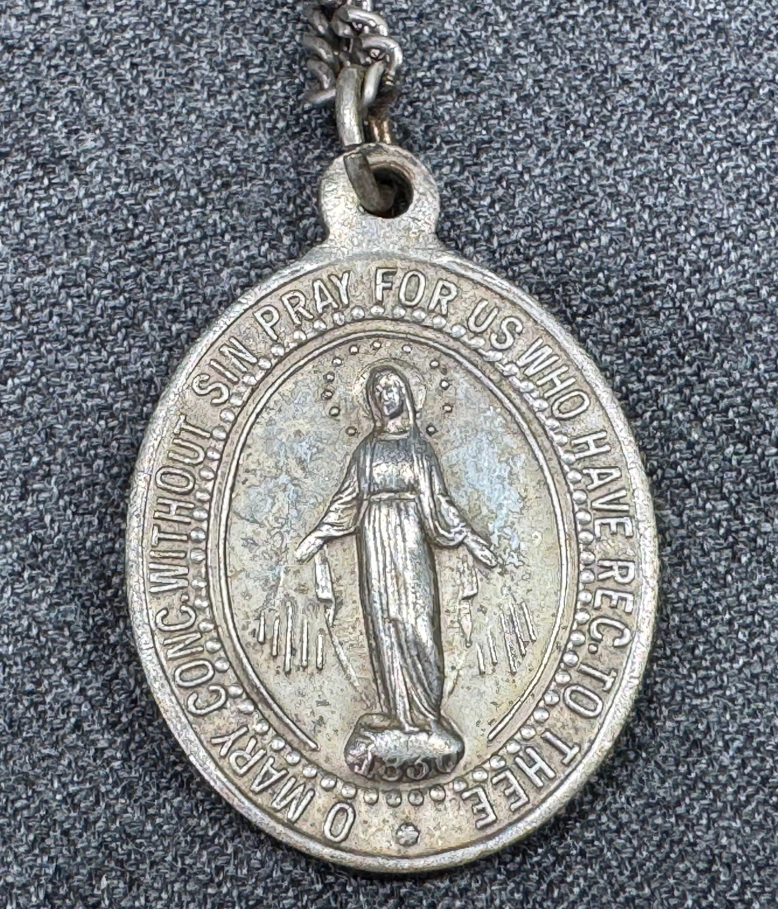 Vintage Italian St. Colette / Mary Immaculate Conception silvertone medal with chain