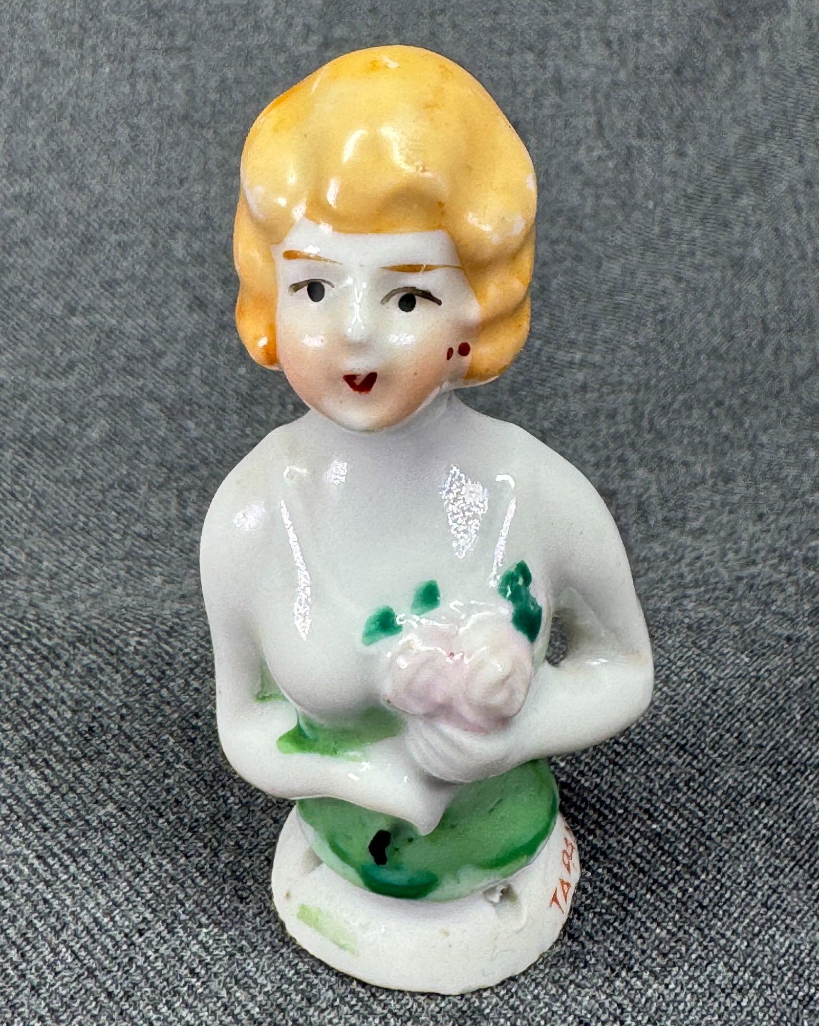Vintage porcelain half doll. Pincushions, tea cozies, powder puffs topper. Japan *e (1 of 9)