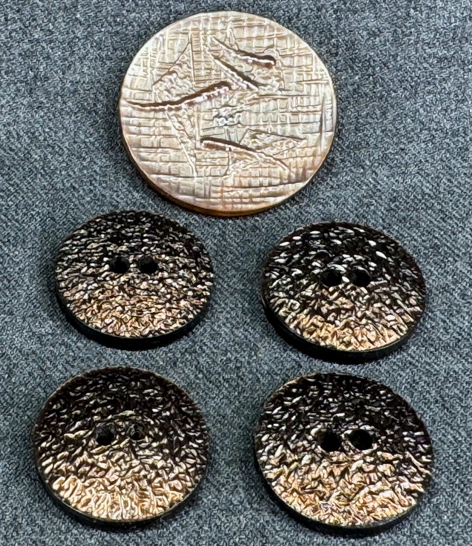Vintage assorted textured metallic brown plastic buttons. Lot of 5: IN HOUSE FLAT SHIPPING & HANDLING COST WITHIN ALL THE U.S. : $7 To bypass LiveShipping, and use our In-House shipping service for $7 or shipping combined for multiple lots, please select “Arrang