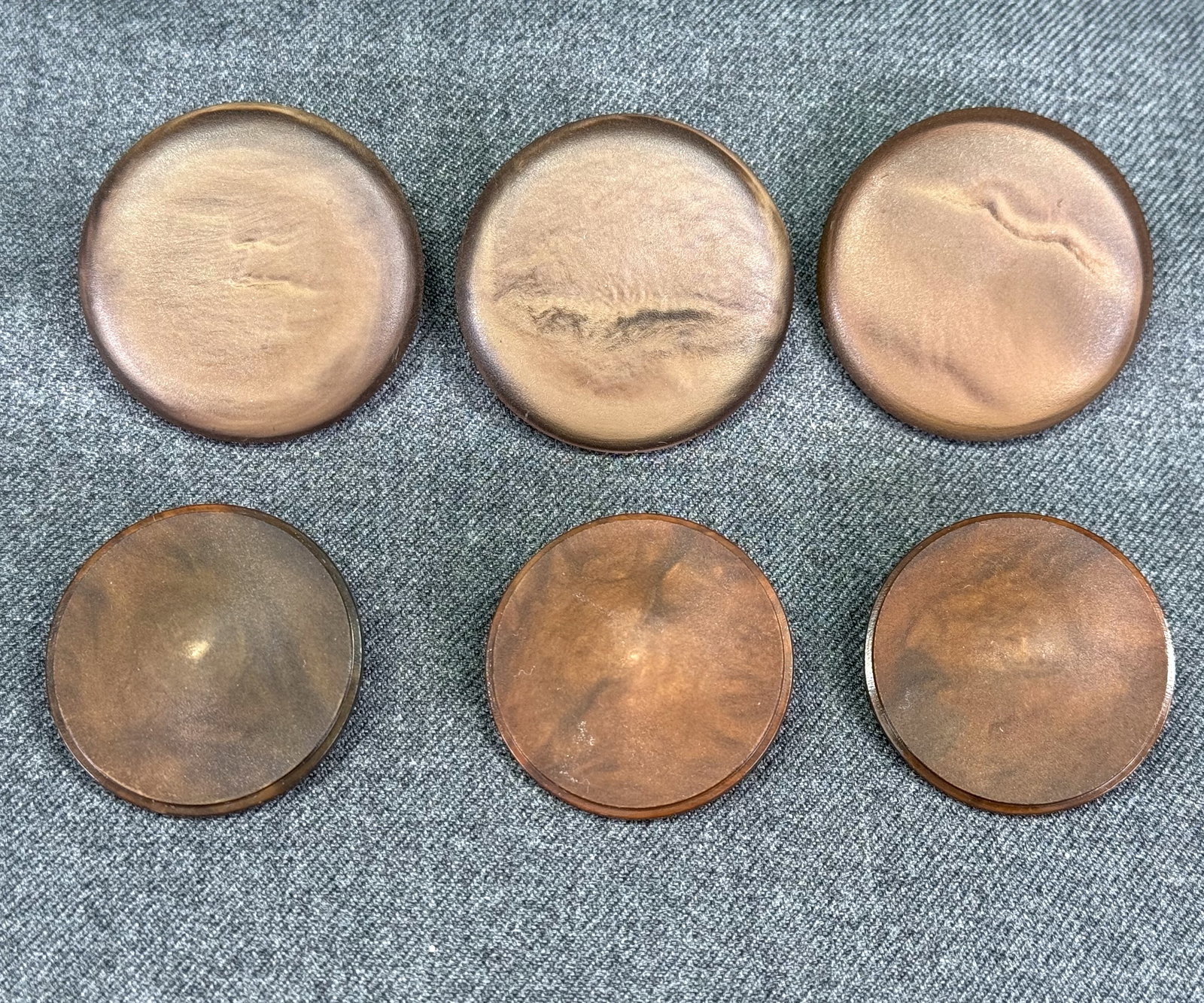 Vintage marbled brown galalith rounded buttons. Lot of 6 .