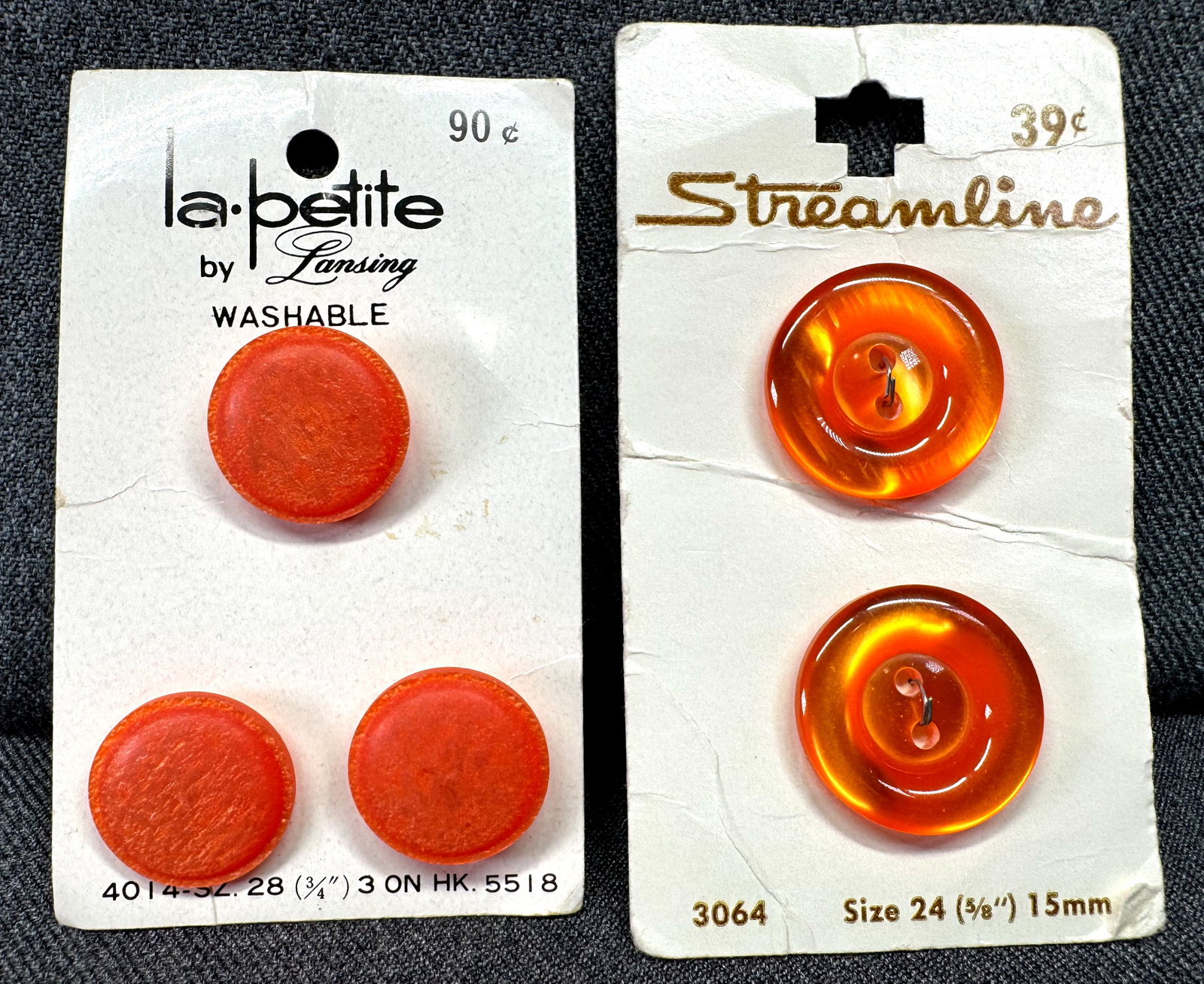 Vintage orange assorted plastic buttons. Lot of 5. Unused in card. #a (1 of 3)