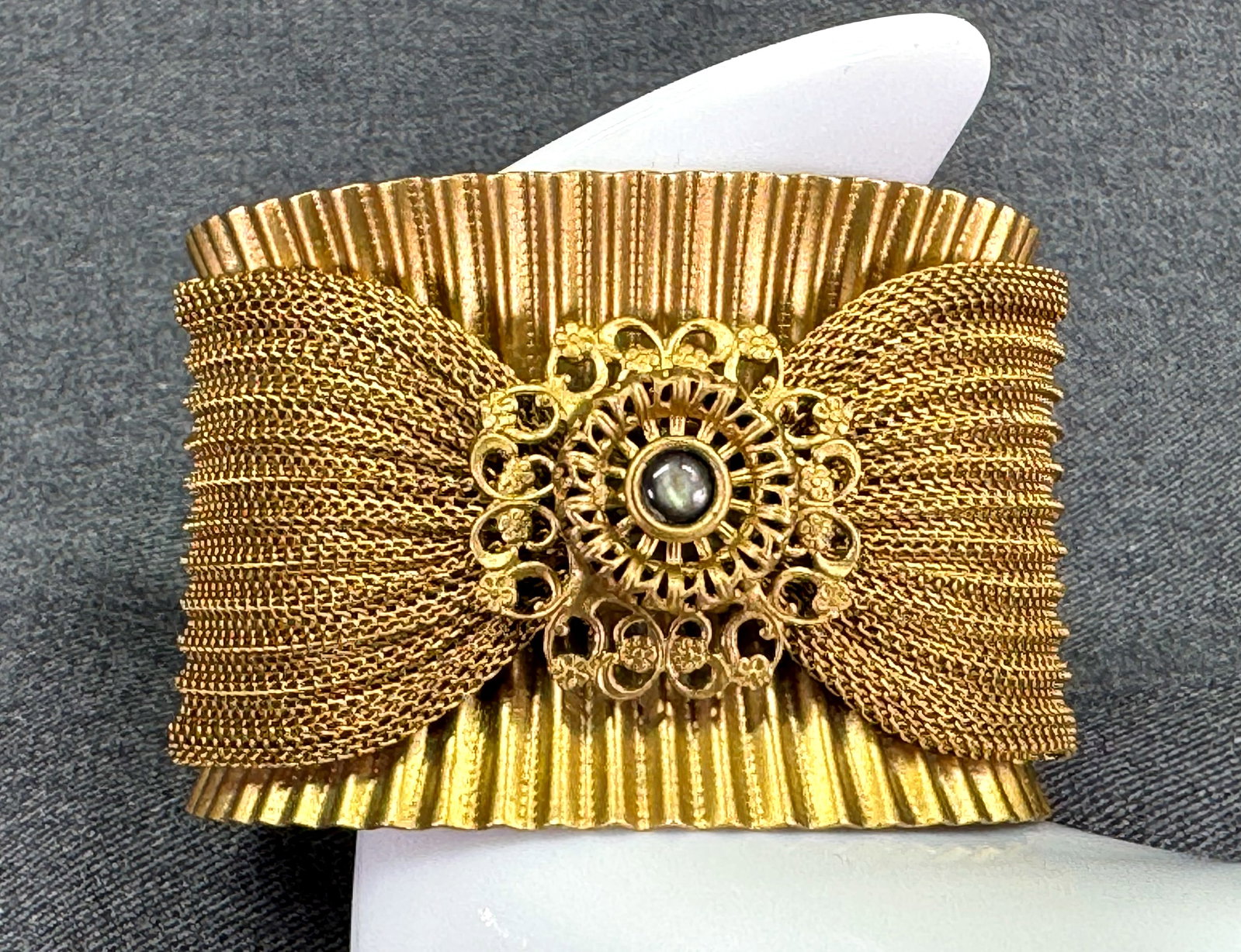 Sarah Cavender Metalworks Handcrafted Pleated Accordion Mesh Bow Cuff. *M
