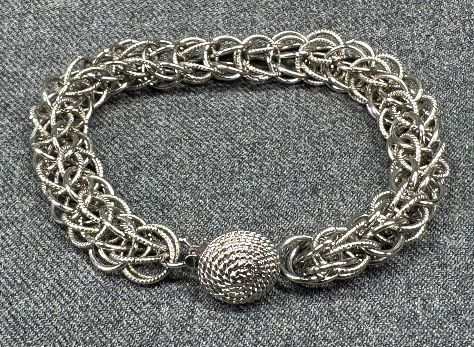 Vintage Woven Chain Mail Bracelet with Textured Ball Box Clasp. Silver-toned. *M