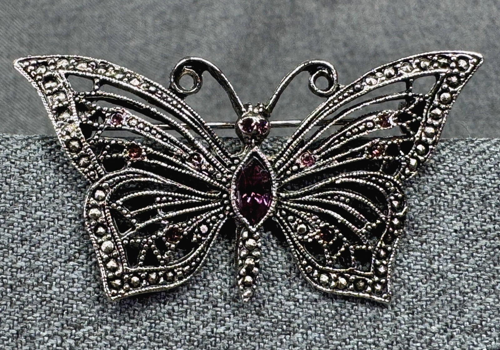 Vintage Lia Sophia Amethyst Purple Rhinestone Filigree Gunmetal Butterfly Pin Brooch. *M (1 of 5)