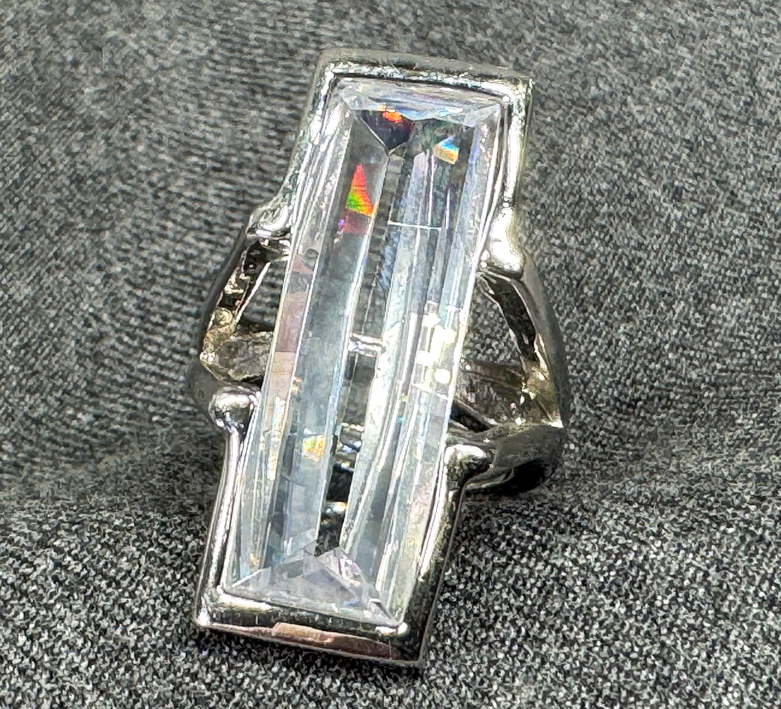 Oversized CZ Silver-tone Statement Ring. *M: Oversized CZ Silver-tone Statement Ring. Unmarked. For measures please refer to the pictures taken with a measuring tape. Weight: 15 Grams. IN HOUSE FLAT SHIPPING & HANDLING COST WITHIN ALL THE U.S. :