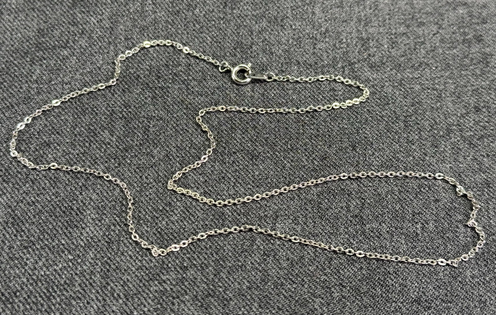 Vintage Japanese Silver-Toned Cable Link Necklace Chain, Marked NS. *M: Vintage Japanese Silver-Toned Cable Link Necklace Chain, Marked NS. For measures please refer to the pictures taken with a measuring tape. Weight: 2 Grams. IN HOUSE FLAT SHIPPING & HANDLING COST WITHI