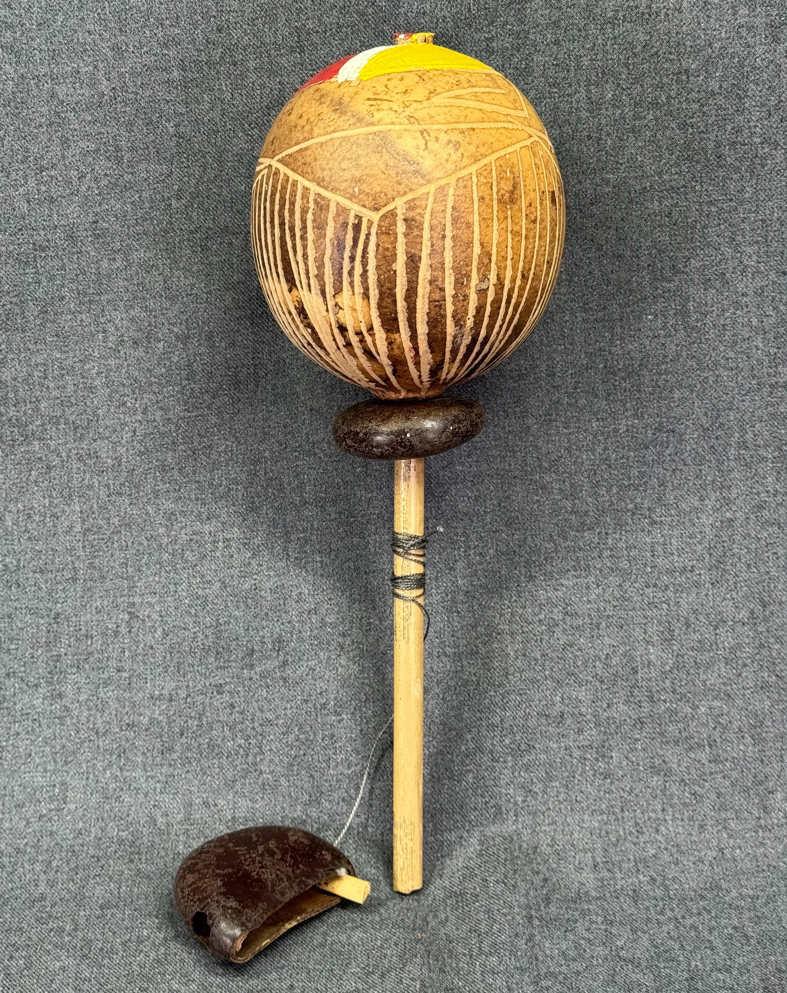 Vintage Hand-Carved Gourd Maraca Rattle, Jamaican Folk Art. *M: Vintage Hand-Carved Gourd Maraca Rattle, Jamaican Folk Art. For measures please refer to the pictures taken with a measuring tape. Weight: Grams. IN HOUSE FLAT SHIPPING & HANDLING COST WITHIN ALL THE 