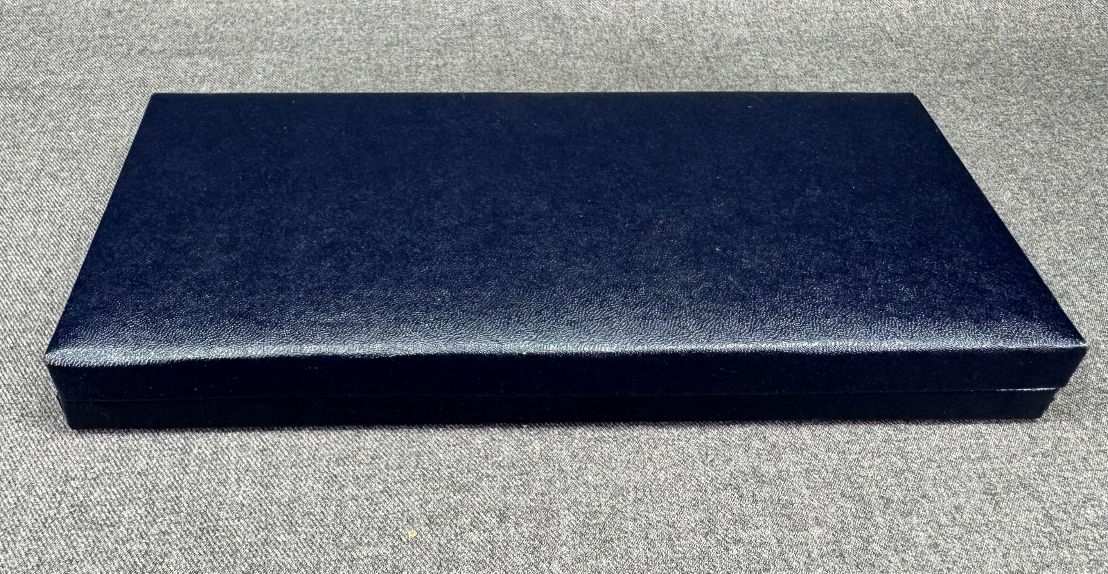 Vintage Beau Brummell Blue Faux Leather Accessory Presentation Box. *M: Vintage Beau Brummell Blue Faux Leather Accessory Presentation Box For measures please refer to the pictures taken with a measuring tape. Weight: Grams. IN HOUSE FLAT SHIPPING & HANDLING COST WITHIN A