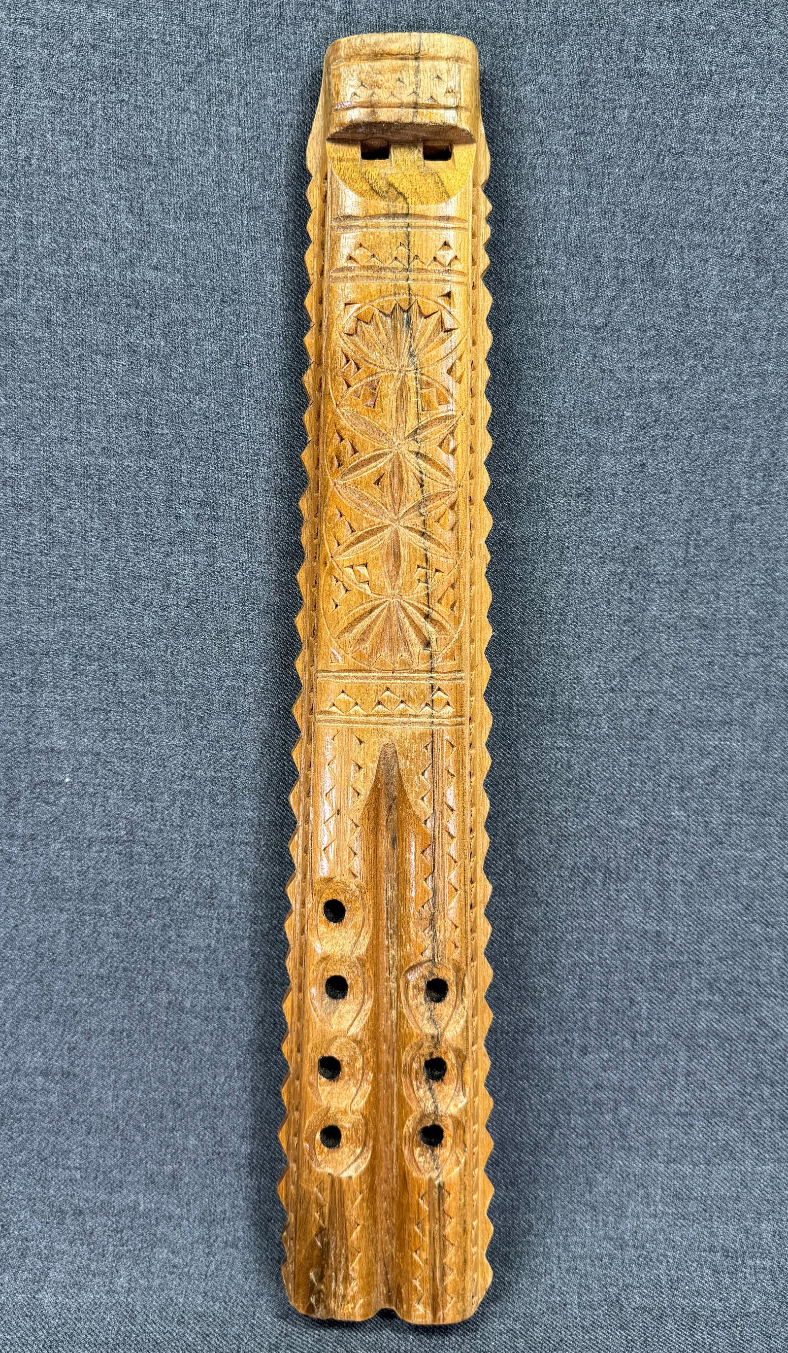 Vintage Balkan Dvojnice Hand Carved Wooden Double Flute. *M: Vintage Balkan Dvojnice Hand Carved Wooden Double Flute. For measures please refer to the pictures taken with a measuring tape. Weight: Grams. IN HOUSE FLAT SHIPPING & HANDLING COST WITHIN ALL THE U.S