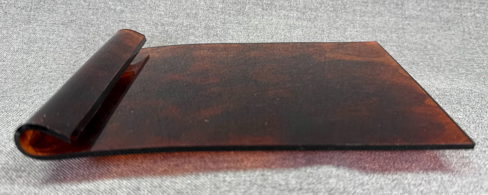 Vintage 1970s Lucite Desk Pad Notepad Slates. *M: Vintage 1970s Lucite Desk Pad Notepad Slates. For measures please refer to the pictures taken with a measuring tape. Weight: Grams. IN HOUSE FLAT SHIPPING & HANDLING COST WITHIN ALL THE U.S. : $7 To b