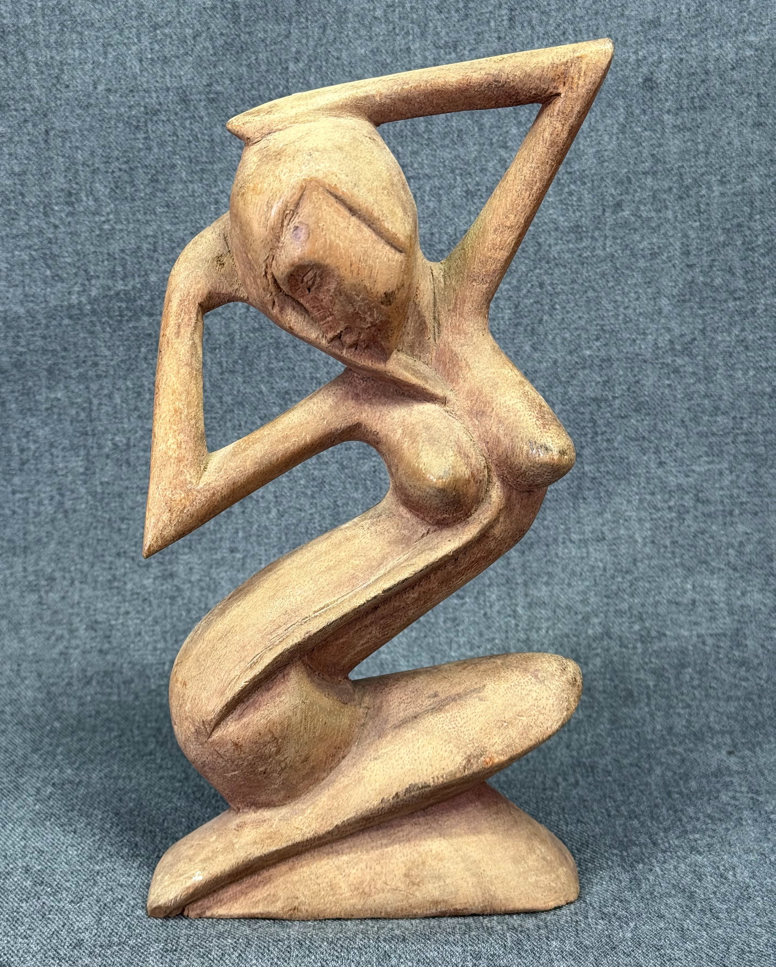 Vintage MCM Artisan Abstract Wood Carving Nude Woman Figure. *M: Vintage MCM Artisan Abstract Wood Carving Nude Woman Figure. For measures please refer to the pictures taken with a measuring tape. Weight: Grams. IN HOUSE FLAT SHIPPING & HANDLING COST WITHIN ALL THE