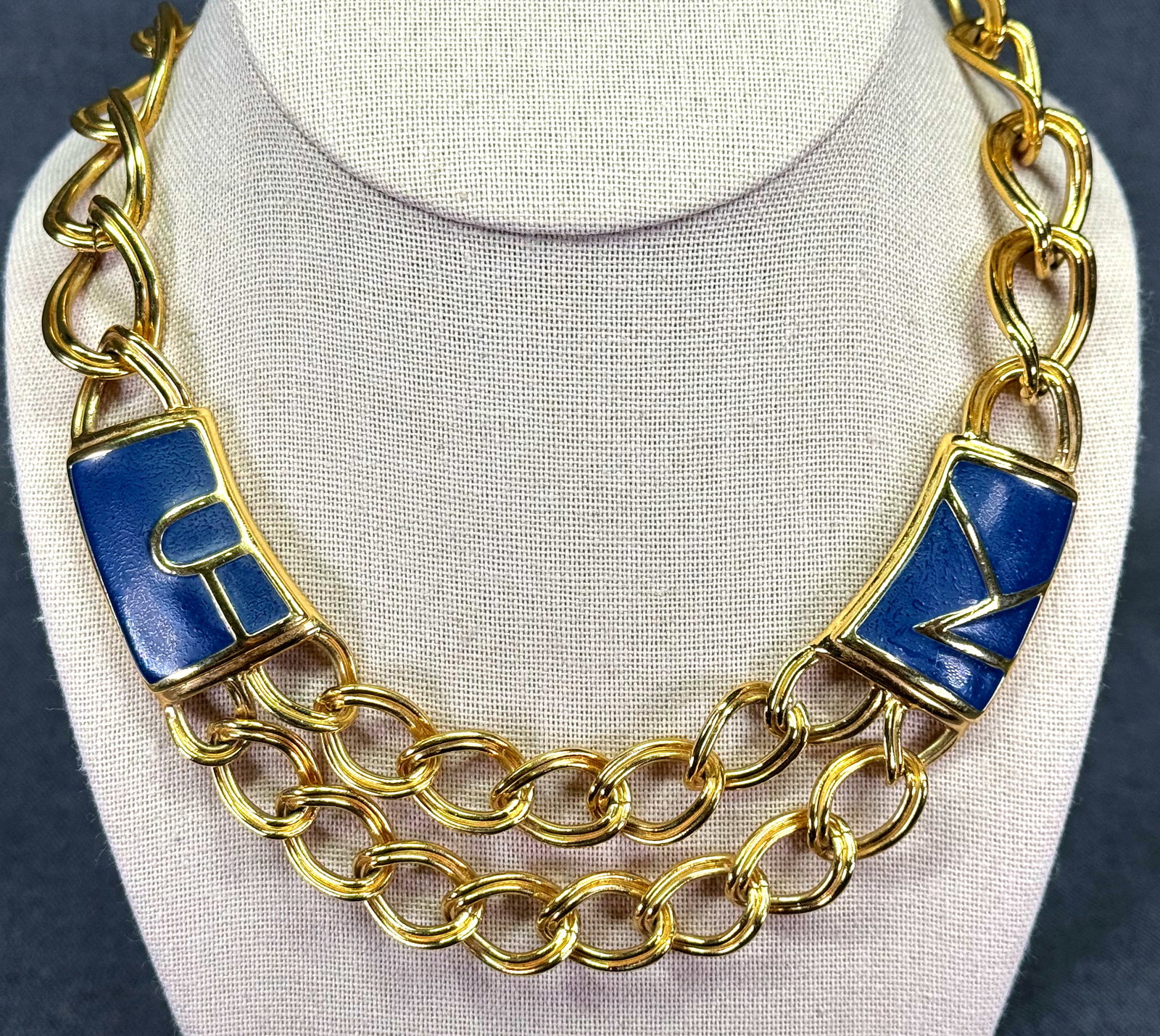 Vintage 1980s Monet Blue Enamel Statement Collar Necklace. Gold-tone. *h: Vintage 1980s Monet Blue Enamel Statement Collar Necklace. Gold-tone. Marked. For measures please refer to the pictures taken with a measuring tape. Weight: 88 Grams. IN HOUSE FLAT SHIPPING & HANDLING