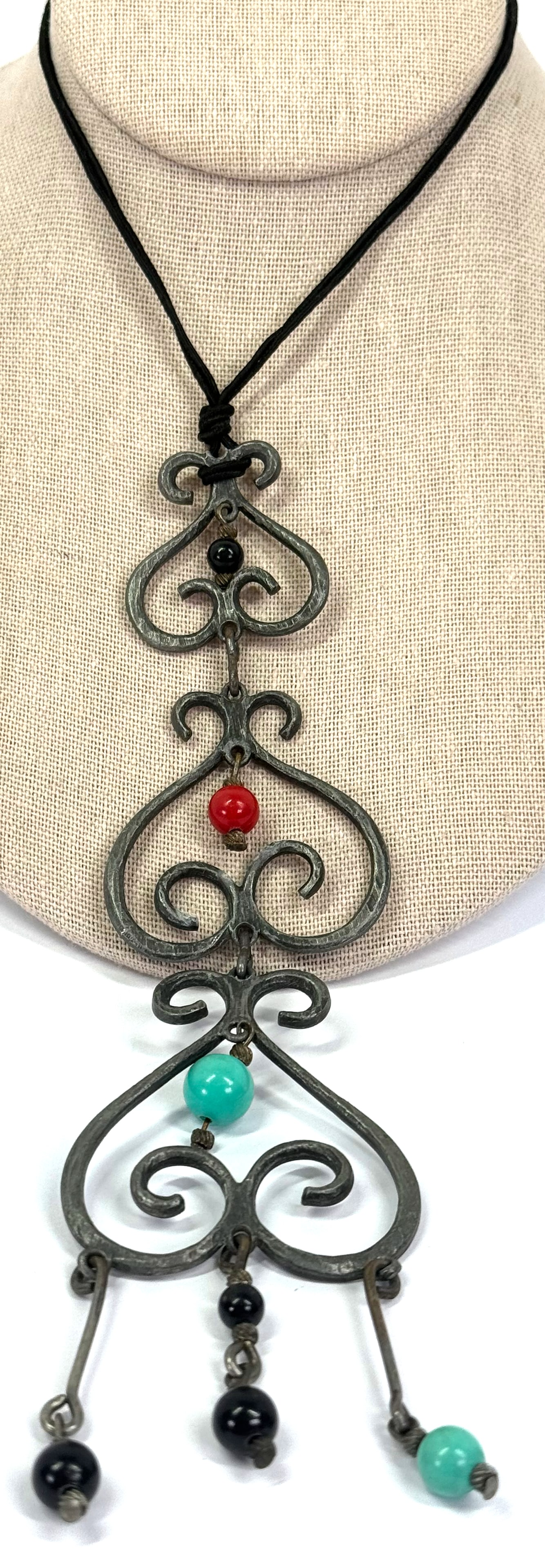 Vintage brutalist plastic beads dangles silvertone metal waterfall pendant necklace: IN HOUSE FLAT SHIPPING & HANDLING COST WITHIN ALL THE U.S. : 7 To bypass LiveShipping, and use our In-House shipping service for 7 or shipping combined for multiple lots, please select “Arrange 