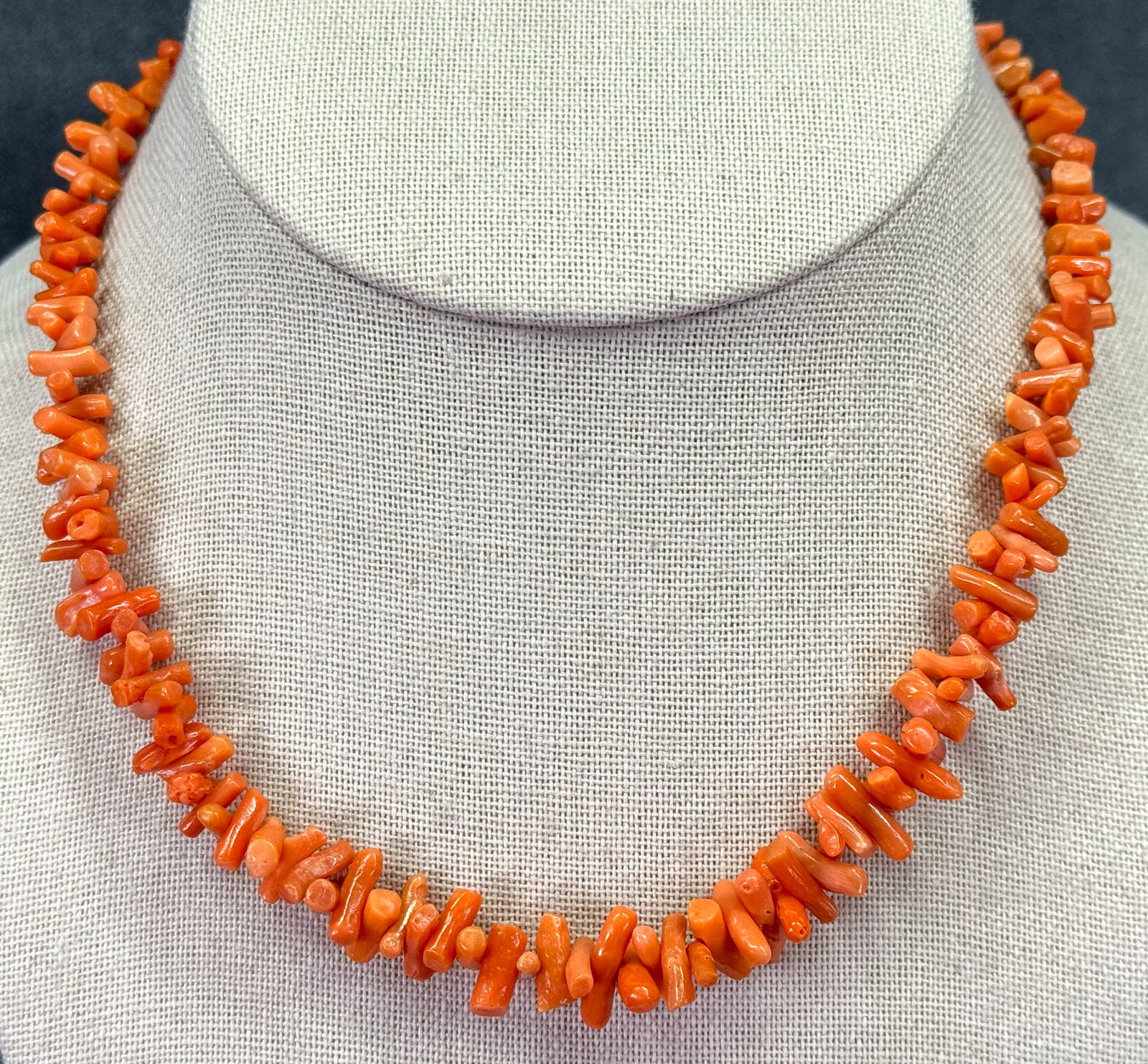 Vintage Natural Salmon Red Coral Branch Collar Necklace. *L: Vintage Natural Salmon Red Coral Branch Collar Necklace. Unmarked. For measures please refer to the pictures taken with a measuring tape. Weight: 22 Grams. IN HOUSE FLAT SHIPPING & HANDLING COST WITHI