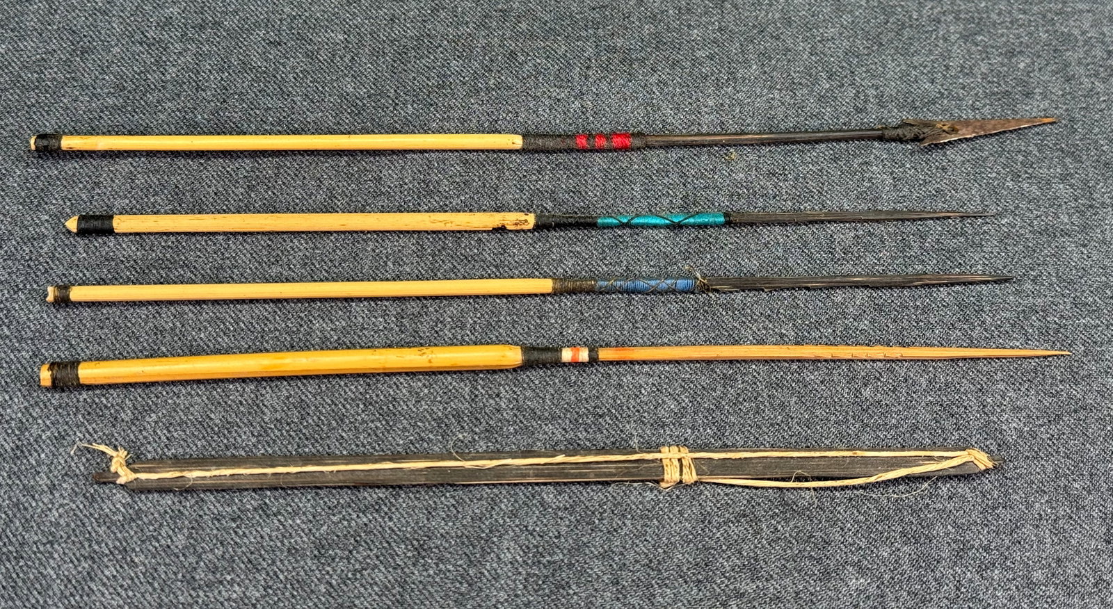 Amazonian Miniature Bow and 4 Arrows. (1 of 8)