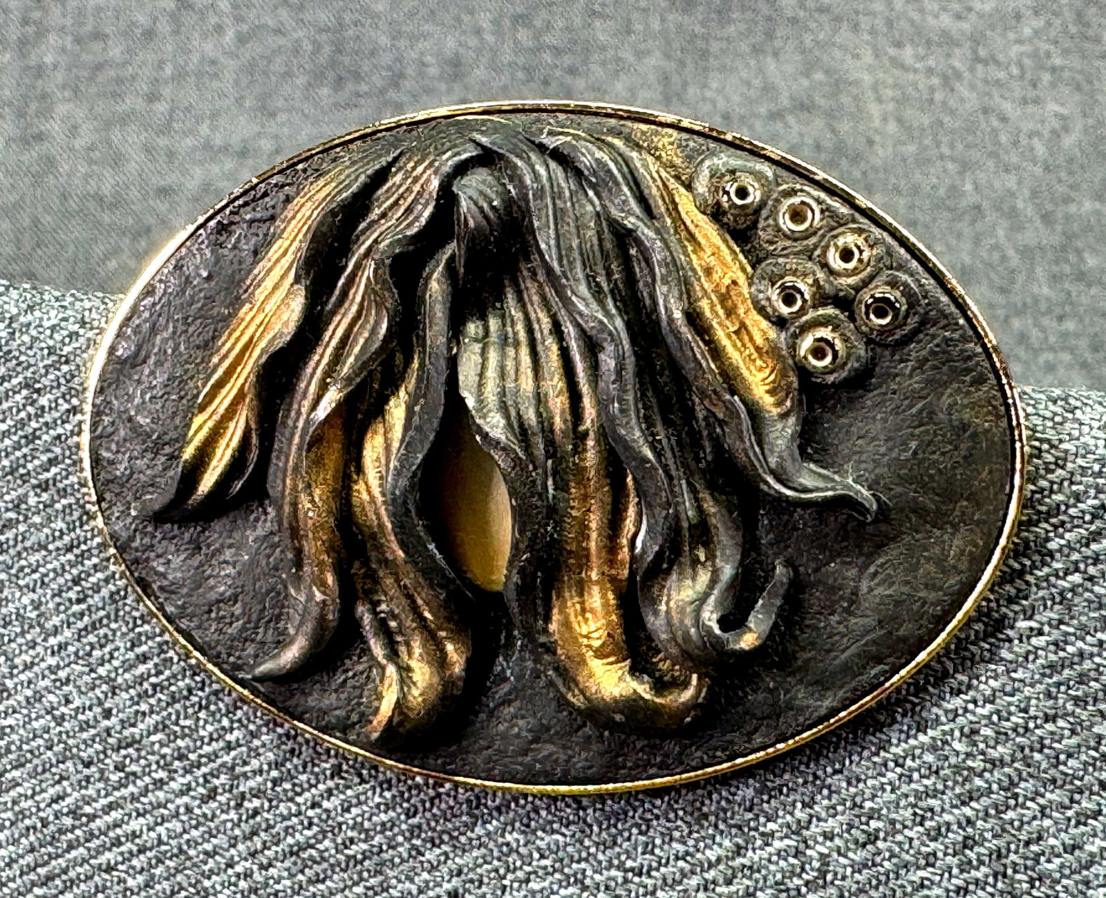 Vintage Art Studio glass, metal inlay resin brooch pin. Gold-tone setting . *h: Vintage Art Studio glass, metal inlay resin brooch pin. Gold-tone setting . Unmarked. For measures please refer to the pictures taken with a measuring tape. Weight: 19 Grams. IN HOUSE FLAT SHIPPING & 