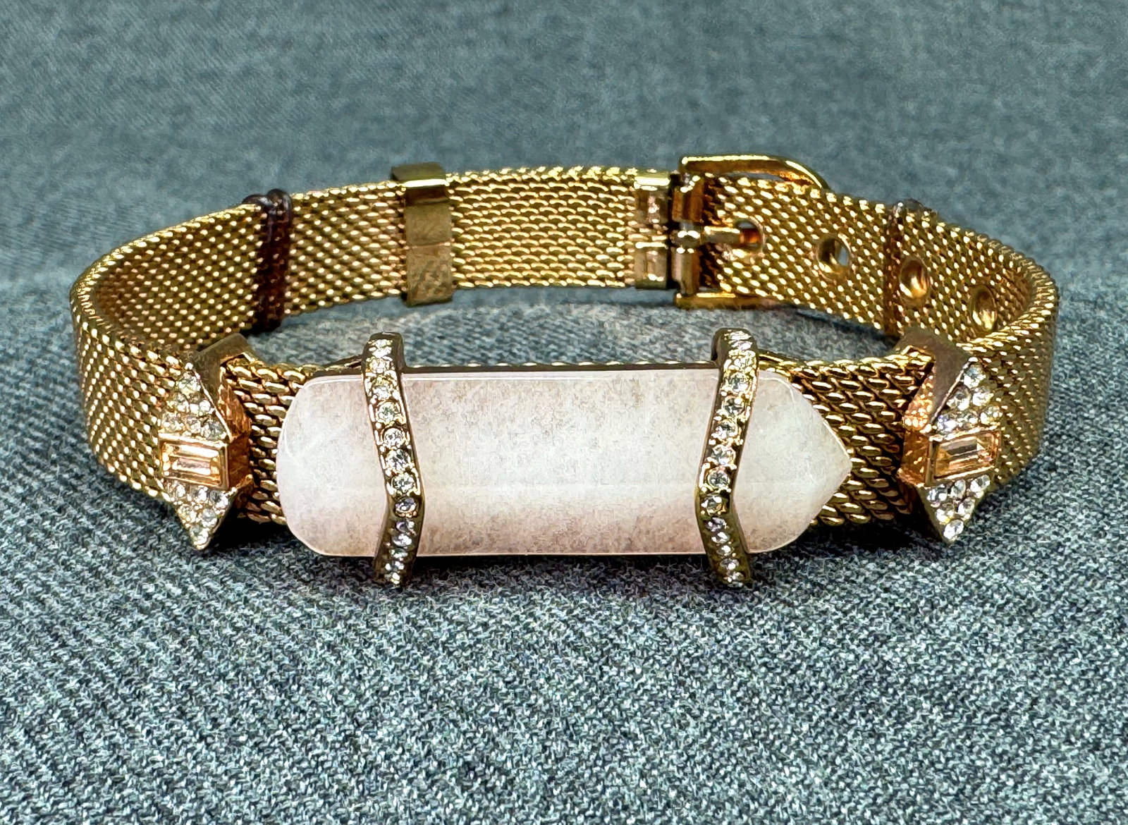 KEEP Collective Mesh Band Bracelet, Rose Quartz Geo Bar & Crystal Sliders. Rose Gold-tone Retired.*h: KEEP Collective Mesh Band Bracelet, Rose Quartz Geo Bar & Pavé Crystal Sliders. Rose Gold-tone Retired. Marked For measures please refer to the pictures taken with a measuring tape. Weight: 33 Gr