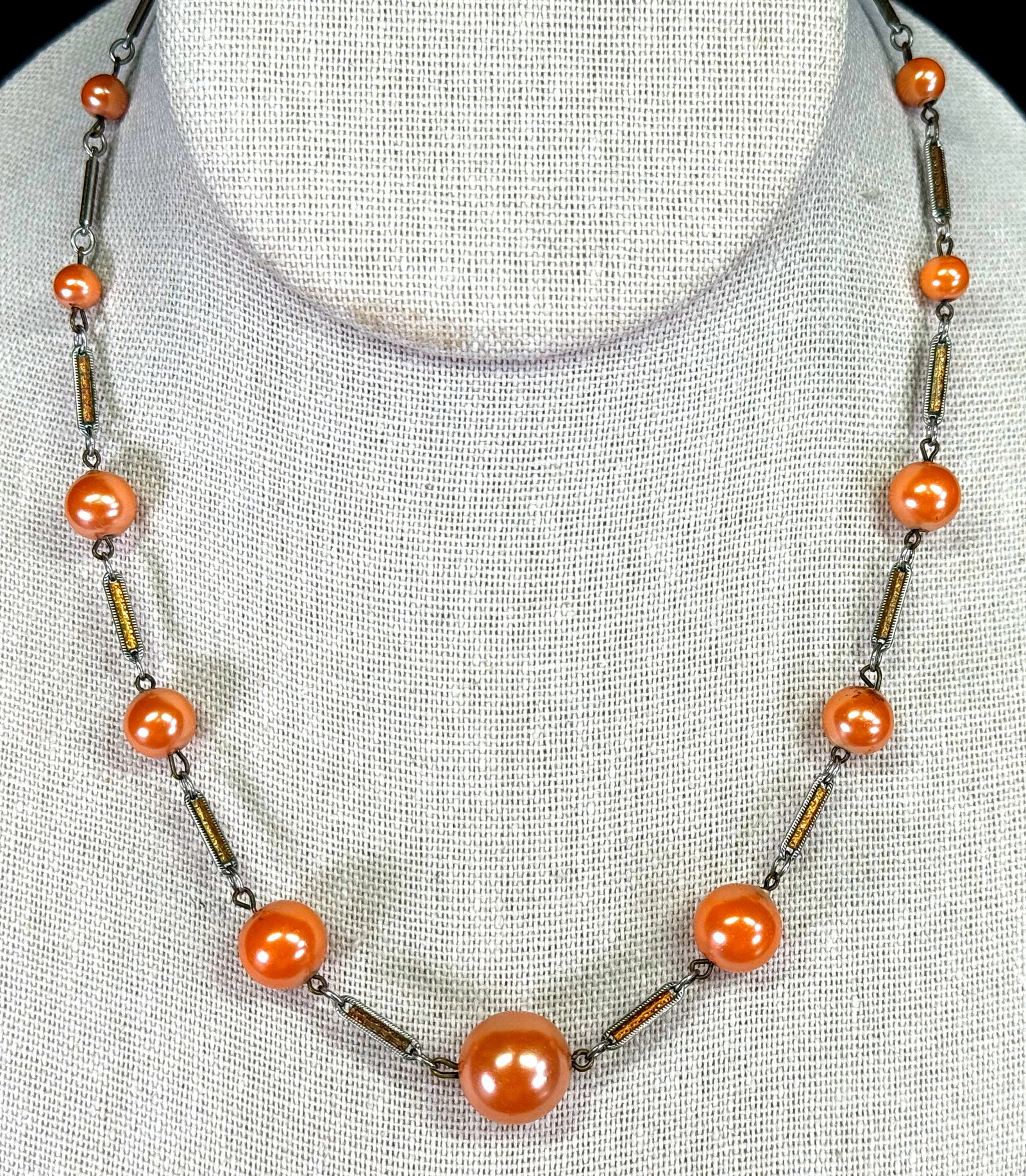 Antique art deco pearly orangine beads silvertone & coppertone links chain collar necklace.: IN HOUSE FLAT SHIPPING & HANDLING COST WITHIN ALL THE U.S. : 7 To bypass LiveShipping, and use our In-House shipping service for 7 or shipping combined for multiple lots, please select “Arrange 