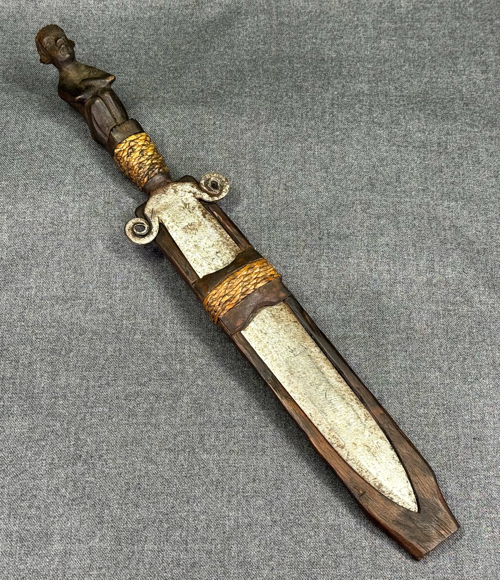 Ifugao Luzon Philippines Hinalung Dagger with Bulul Handle and Sheath. *J (1 of 18)